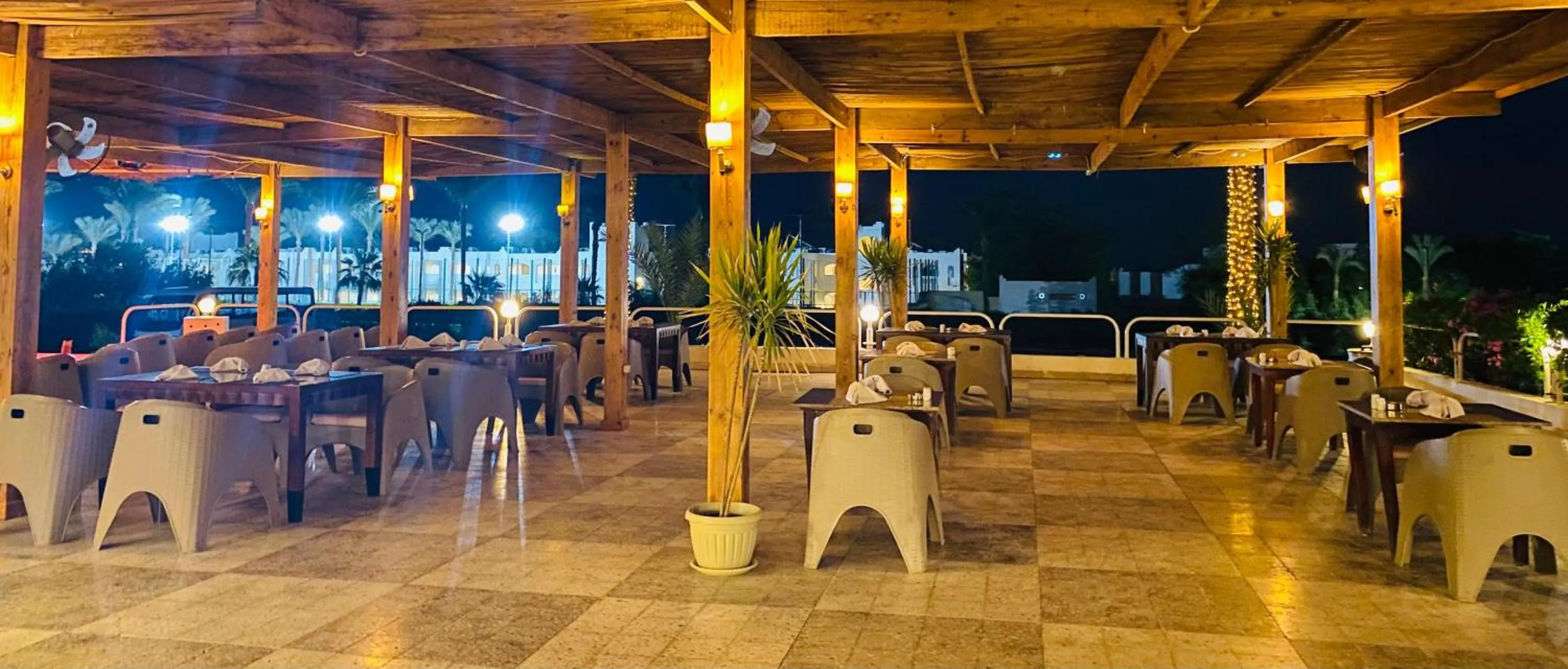 Restaurant/places to eat in Sharm Reef Hotel