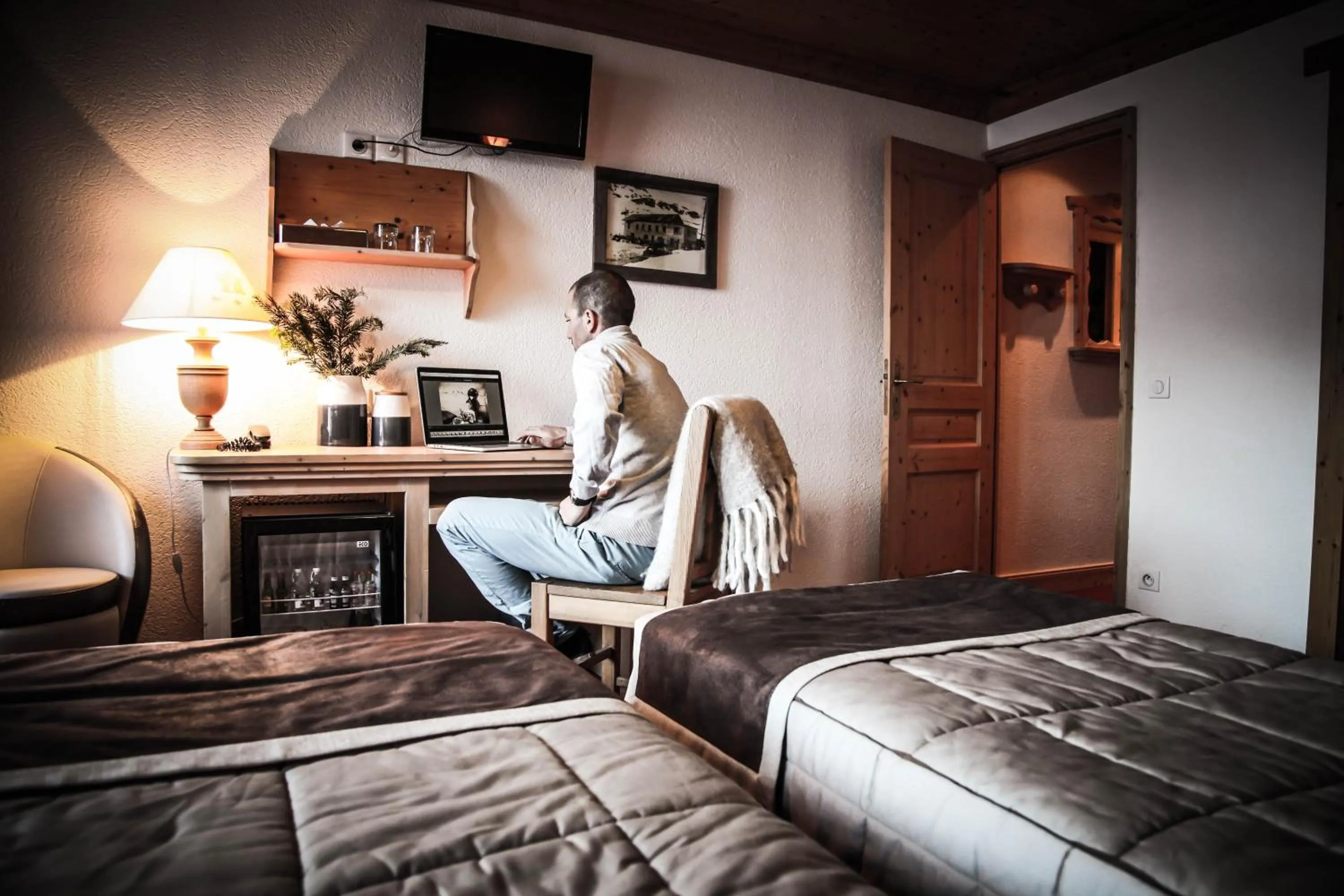 Winter, Bed in Hôtel Le Refuge