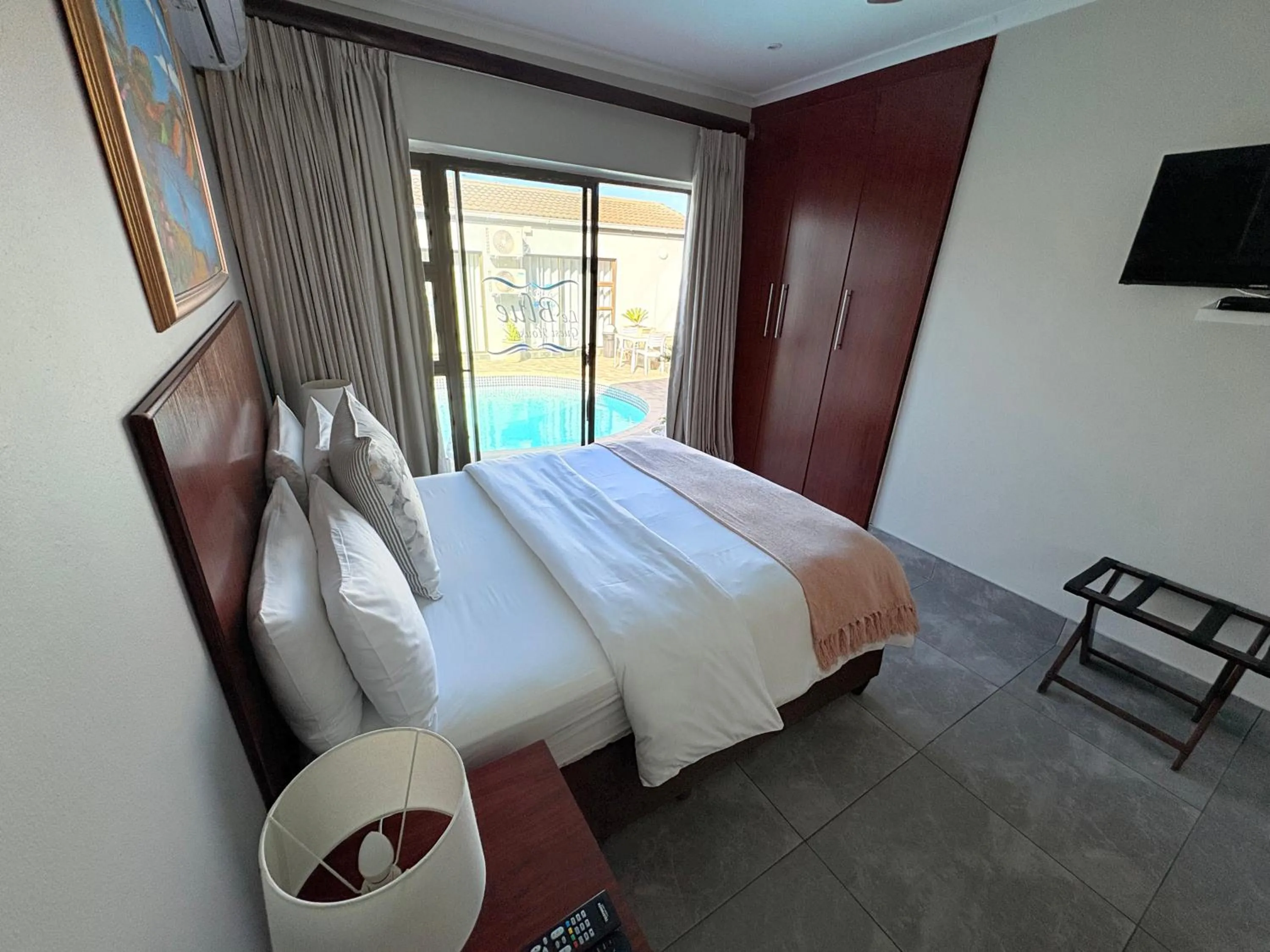 Bedroom, Bed in Le Blue Guesthouse