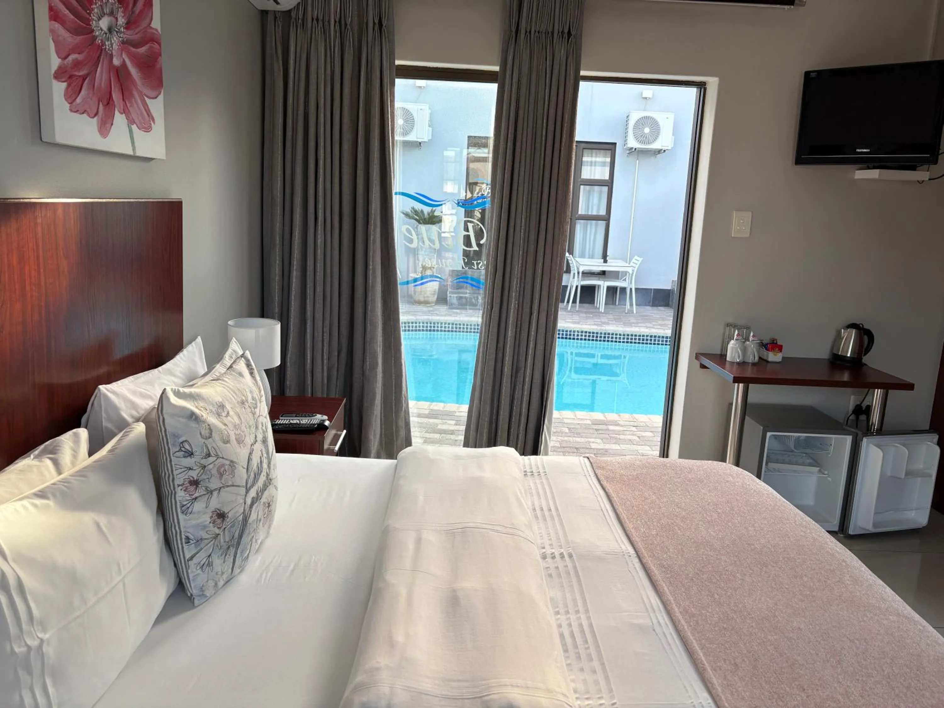 View (from property/room), Bed in Le Blue Guesthouse