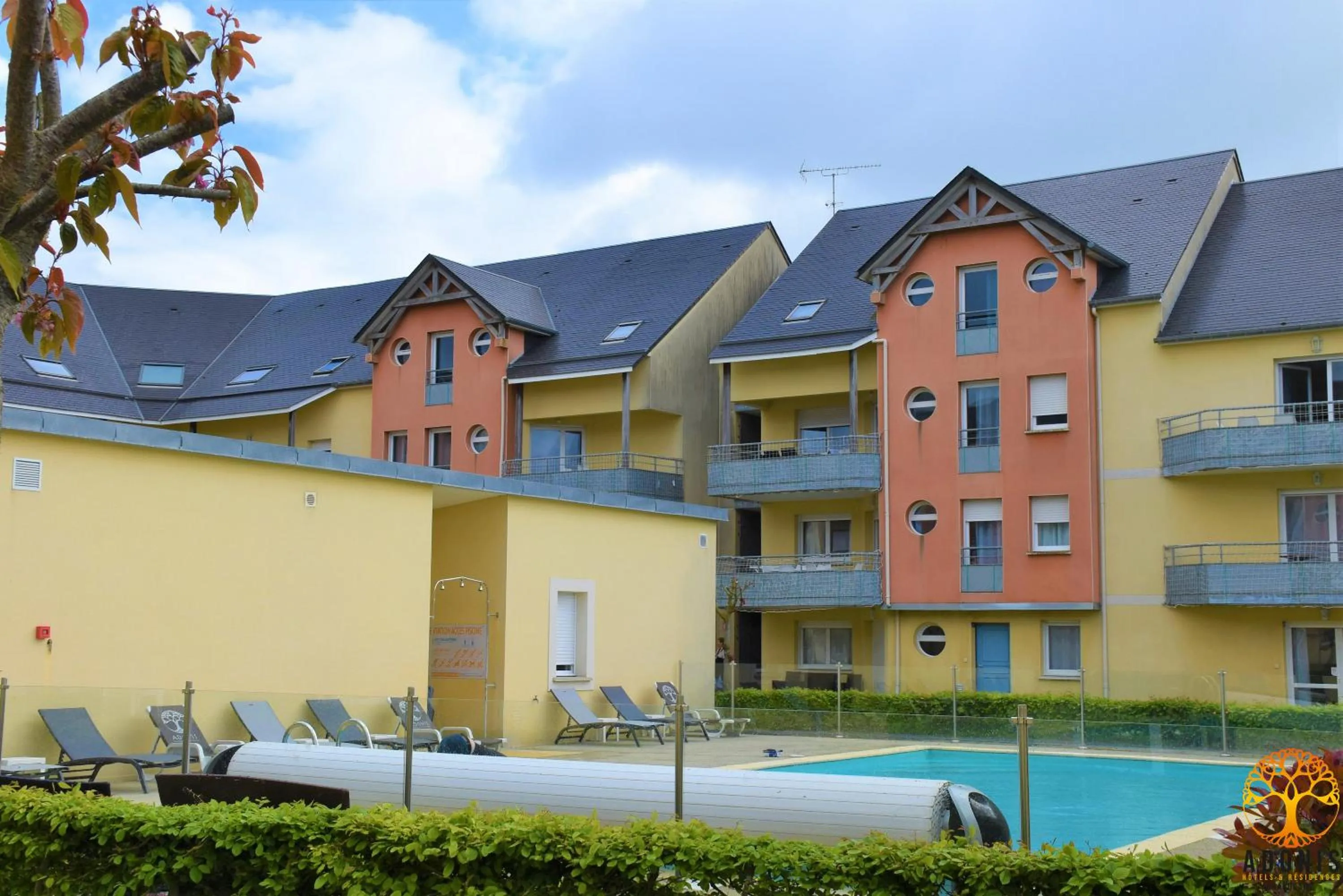 Property building in Adonis Grandcamp - Résidence Les Isles De Sola