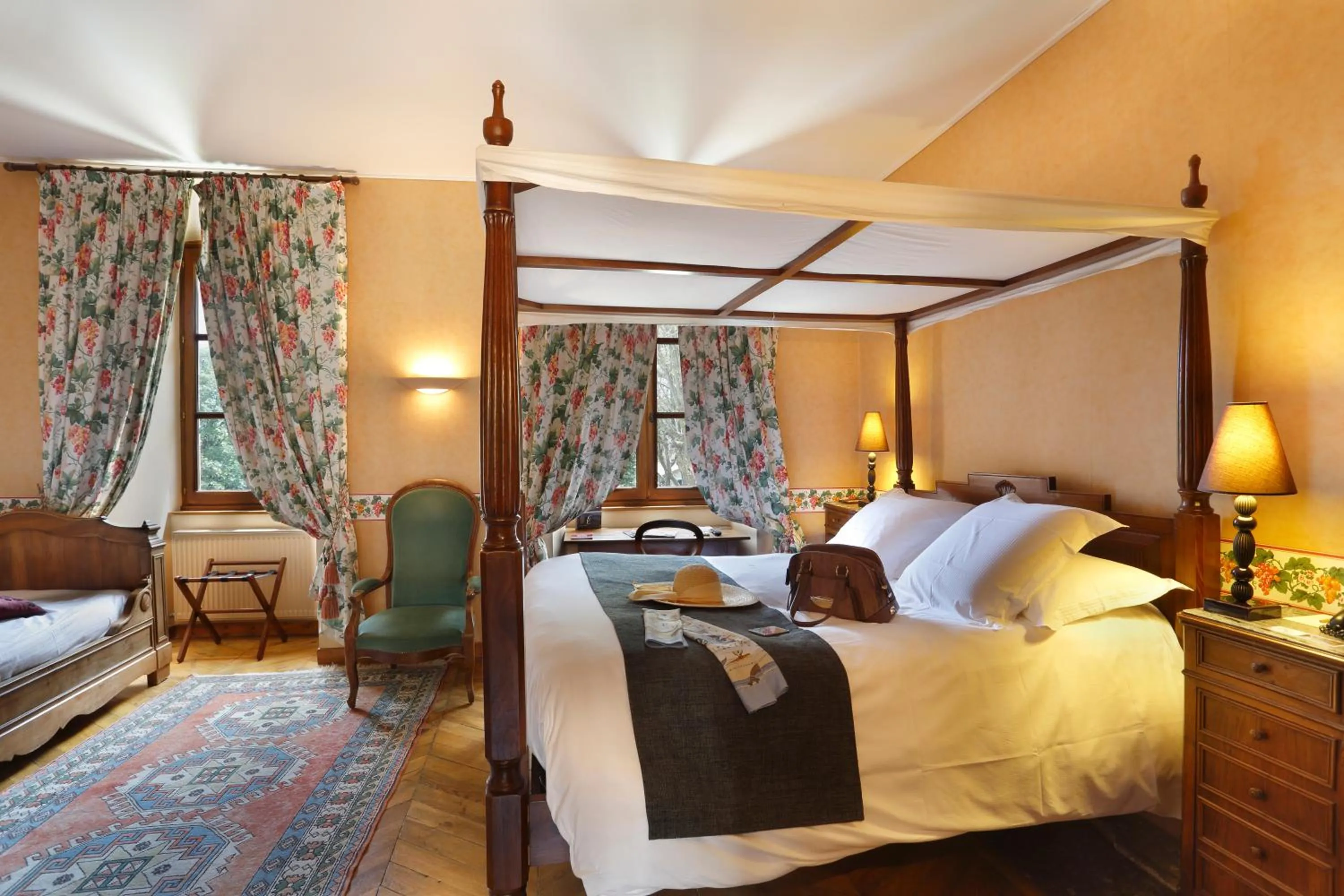 Bed in Château Chapeau Cornu