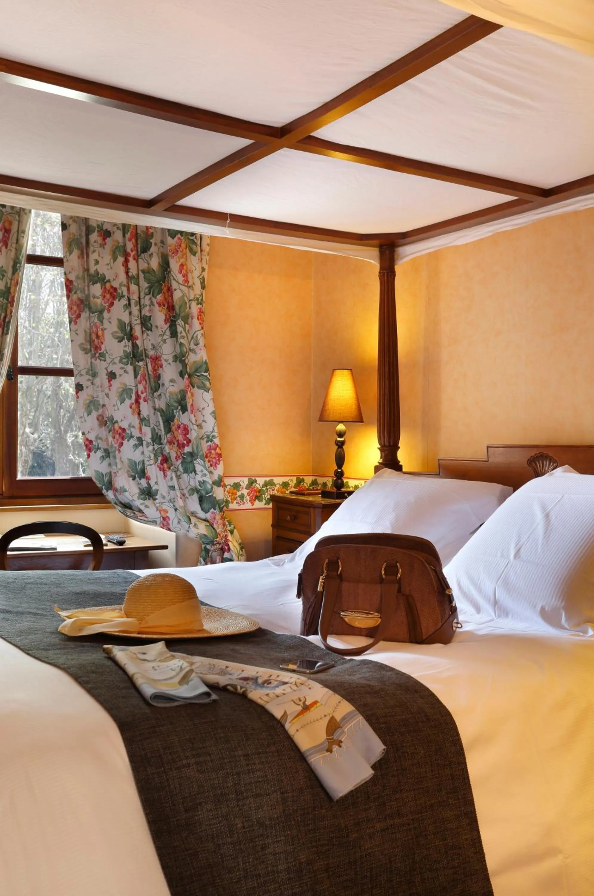 Bed in Château Chapeau Cornu