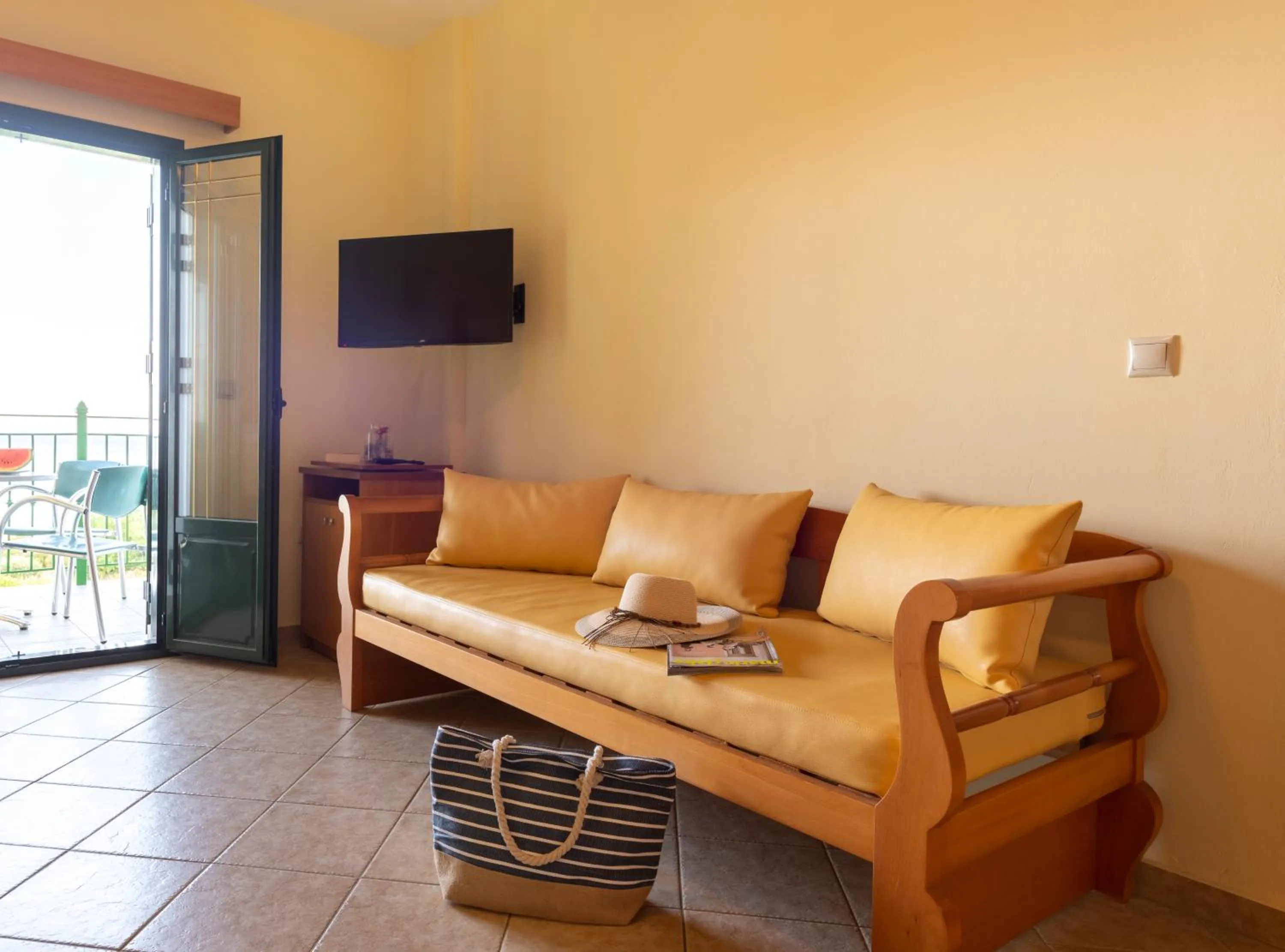 TV and multimedia in Summer Sun