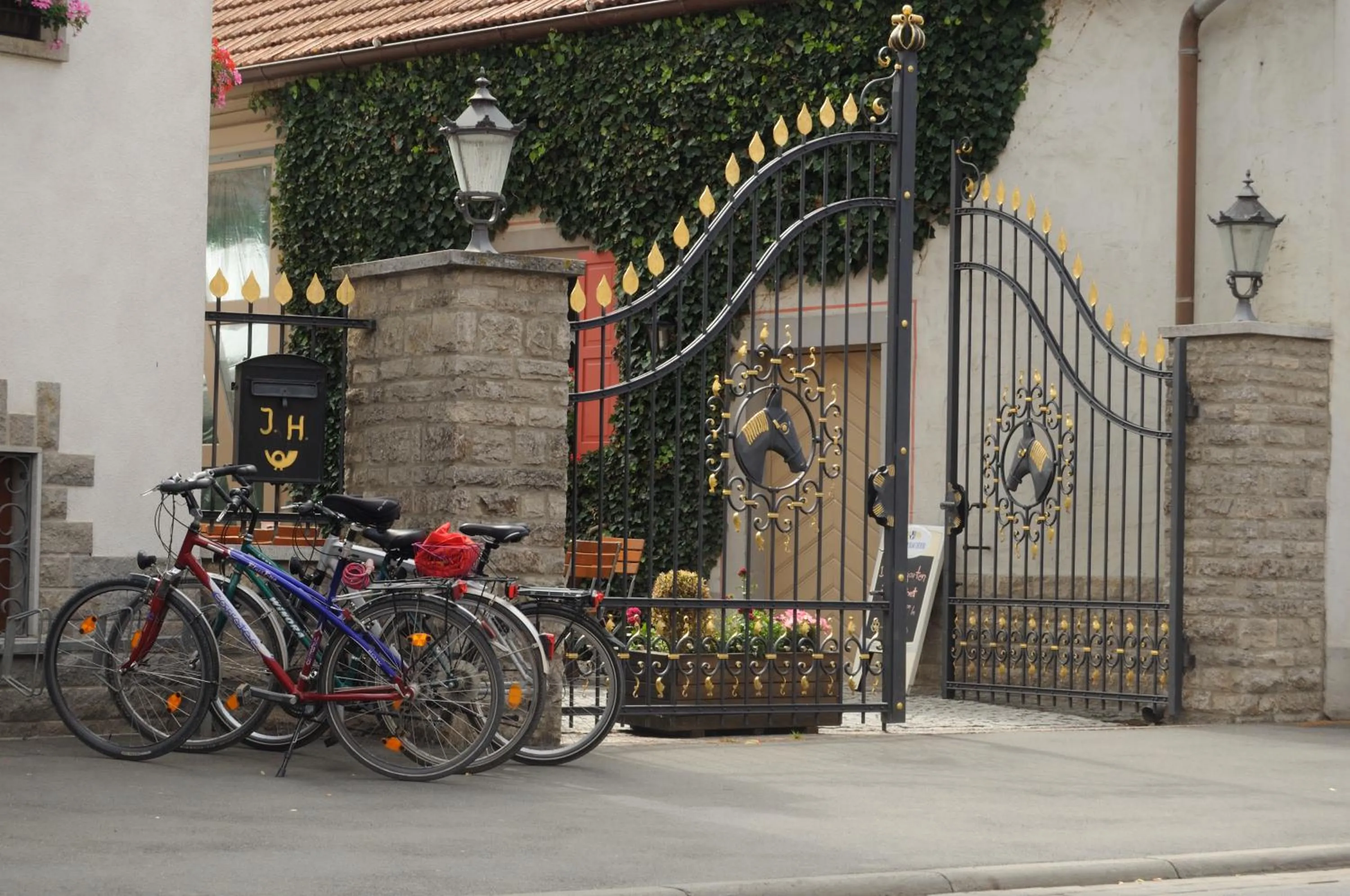 Facade/entrance in Hotel Schwarzes Ross