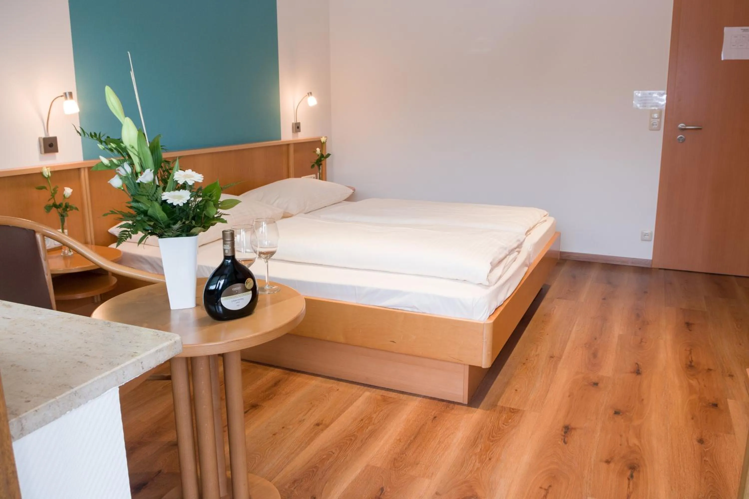 Photo of the whole room, Bed in Hotel Schwarzes Ross