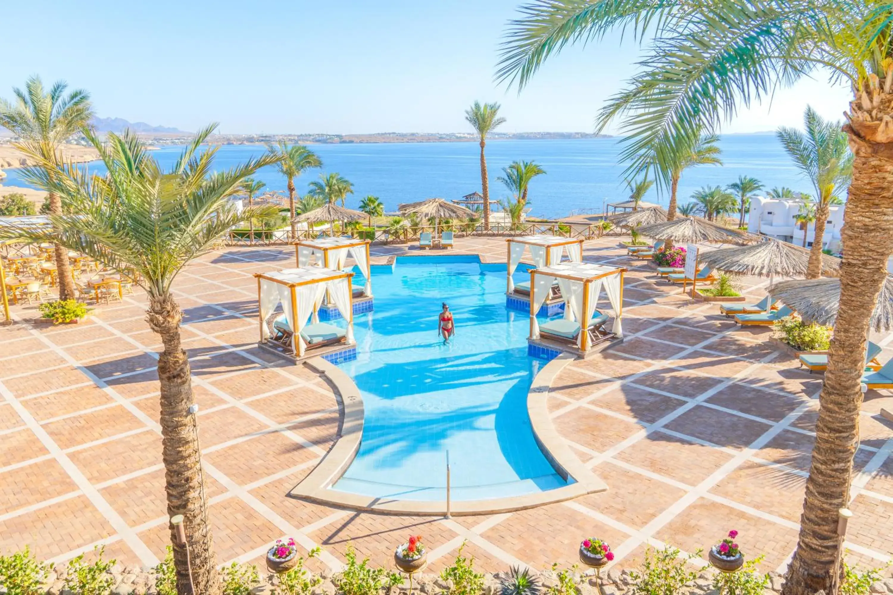 Swimming pool, Pool View in Club Reef Resort