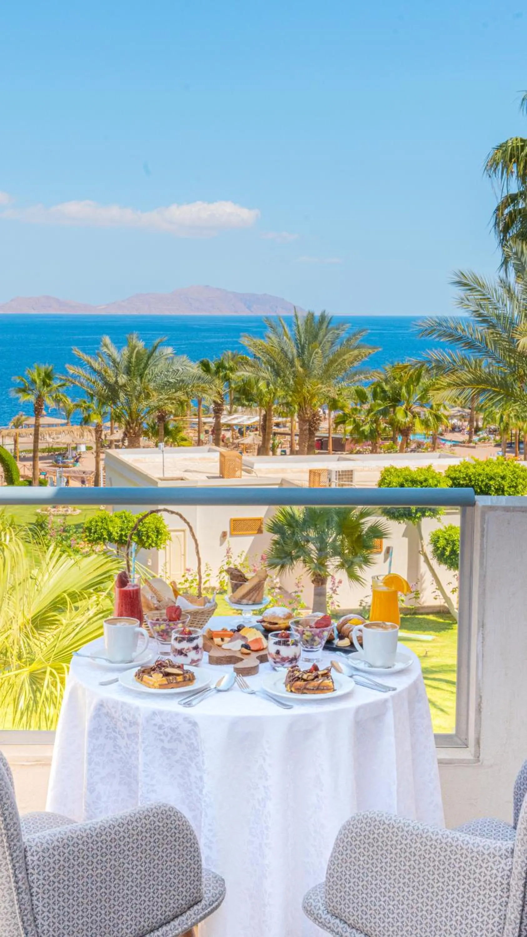 Photo of the whole room in Club Reef Resort & Spa