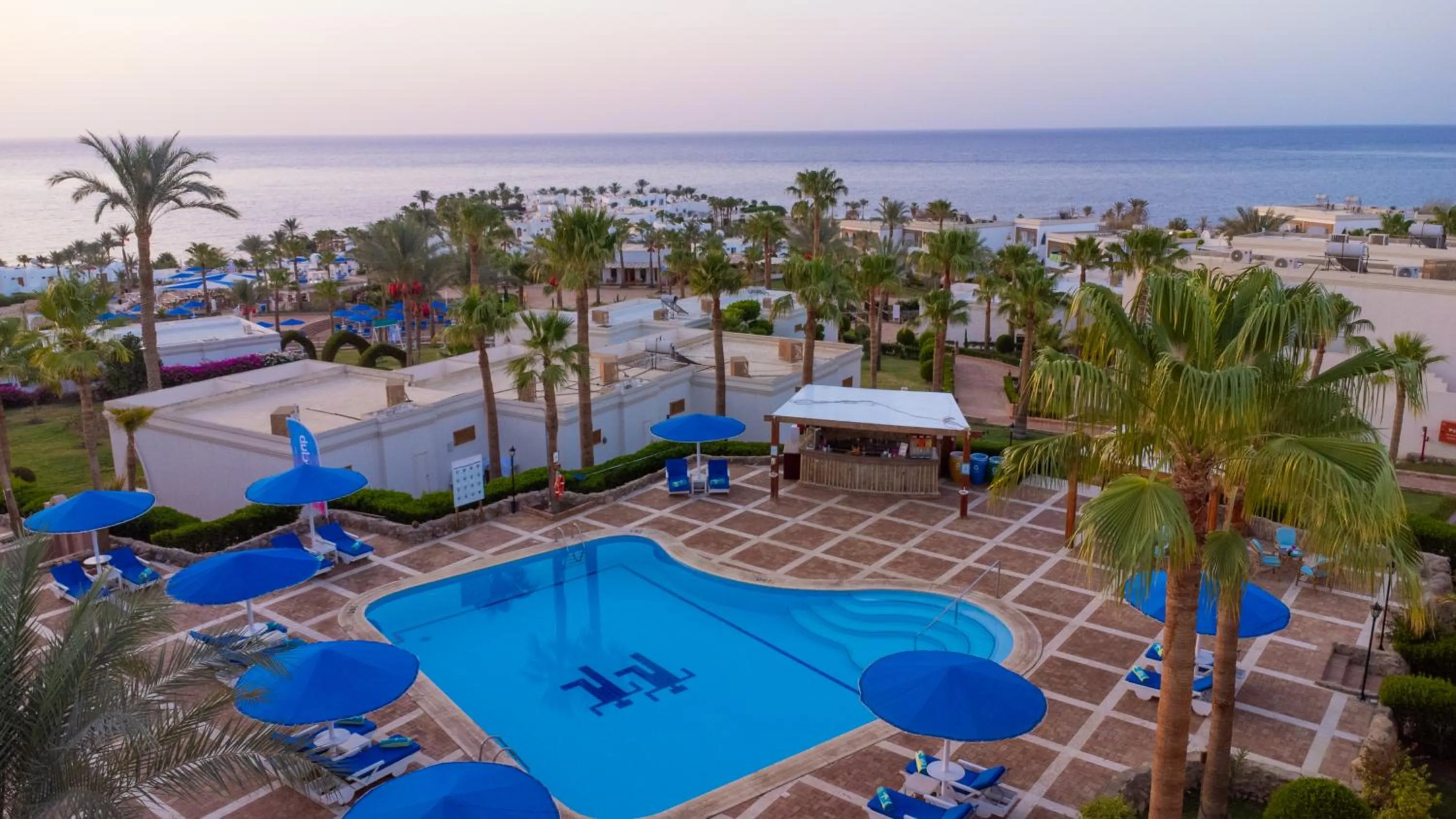 Swimming pool in Club Reef Resort & Spa