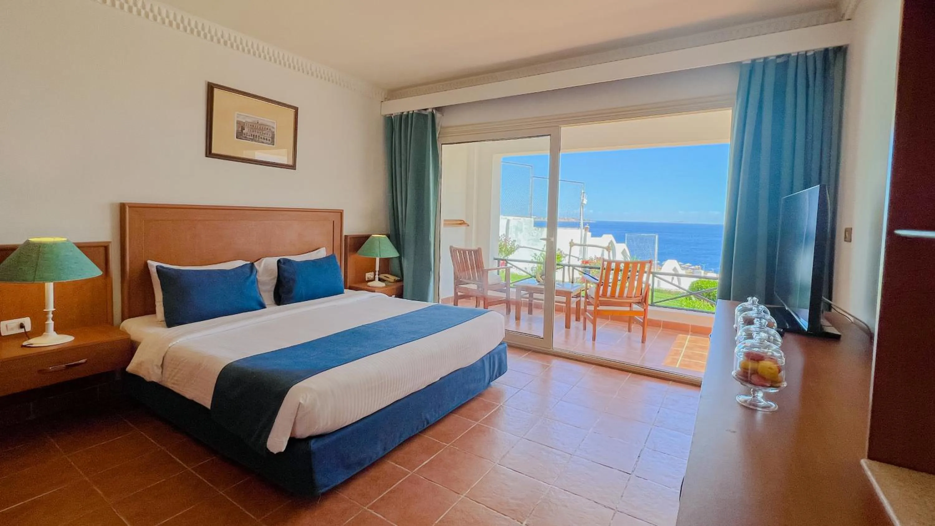 Photo of the whole room, Bed in Club Reef Resort & Spa