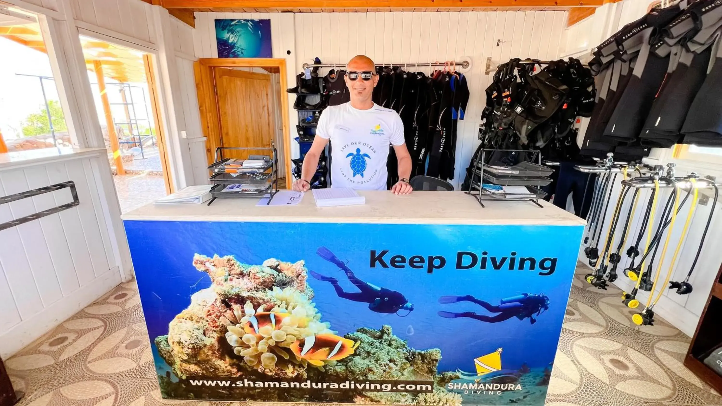 Diving in Club Reef Resort