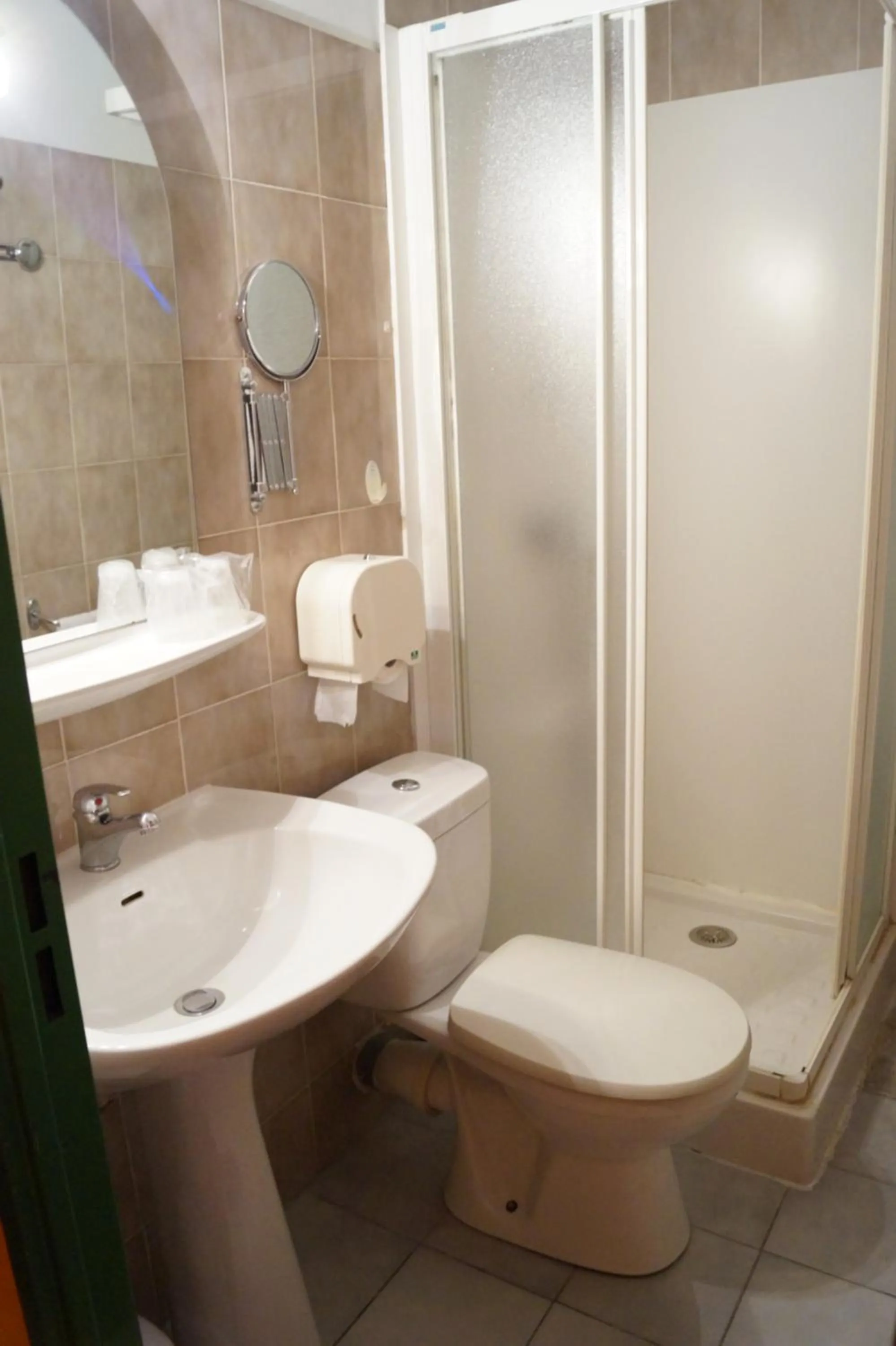 Photo of the whole room in Le Bistrot D'orange