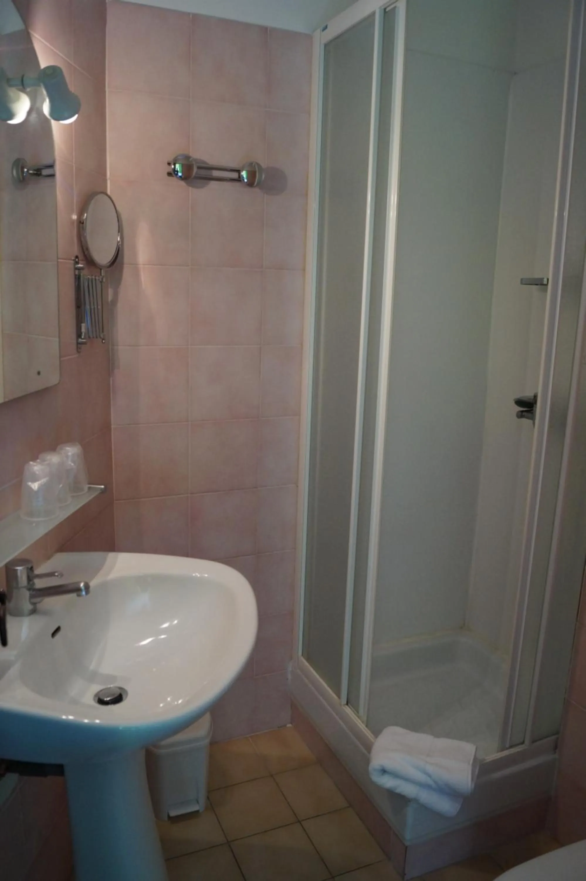 Photo of the whole room in Le Bistrot D'orange