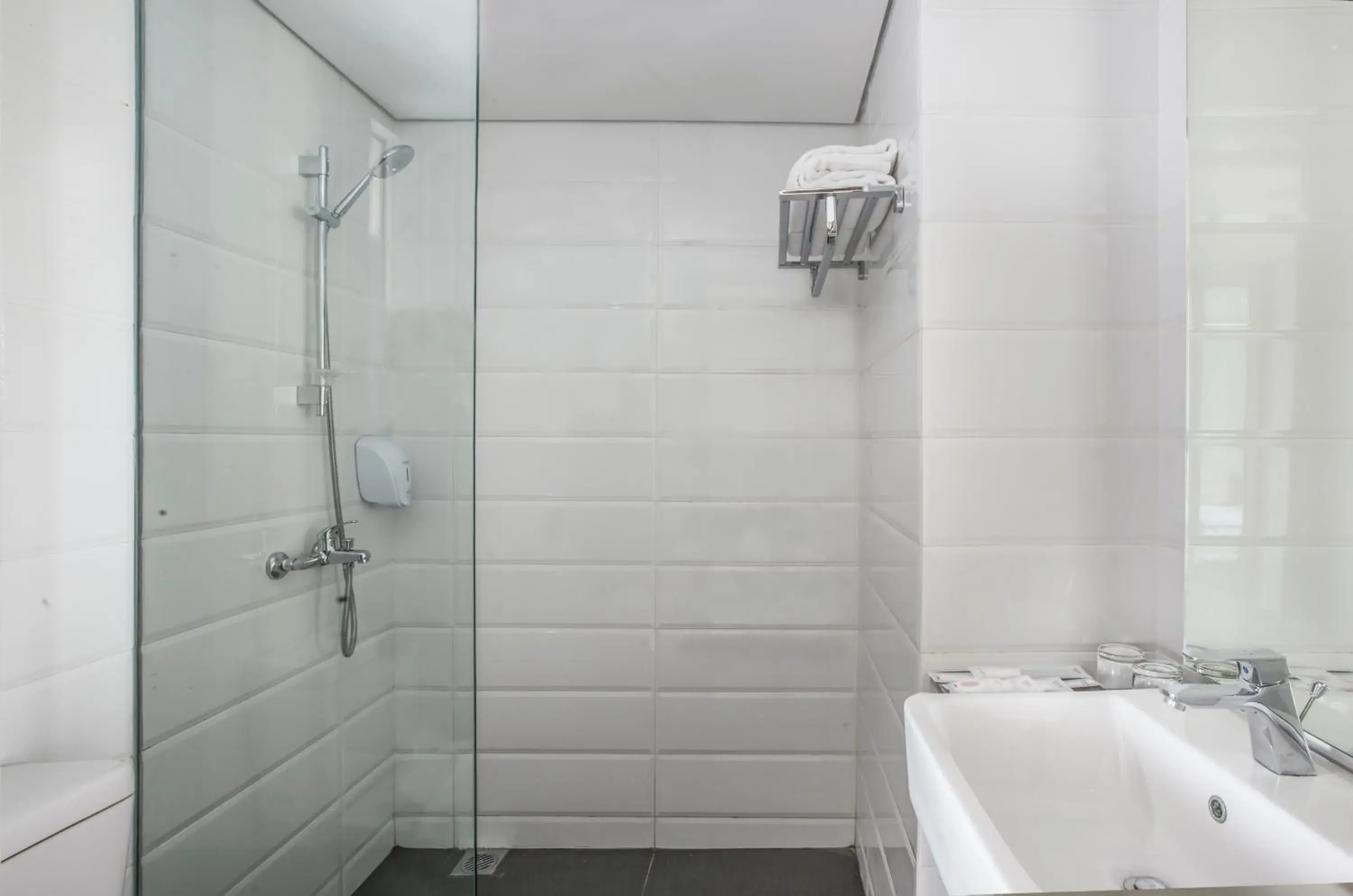 Superior Twin Room in Up-Peak Hotel Simpang Lima Semarang Formerly HA-KA Simpanglima Hotel Semarang Superior Twin Room in Up-Peak Hotel Simpang Lima Semarang Formerly HA-KA Simpanglima Hotel Semarang