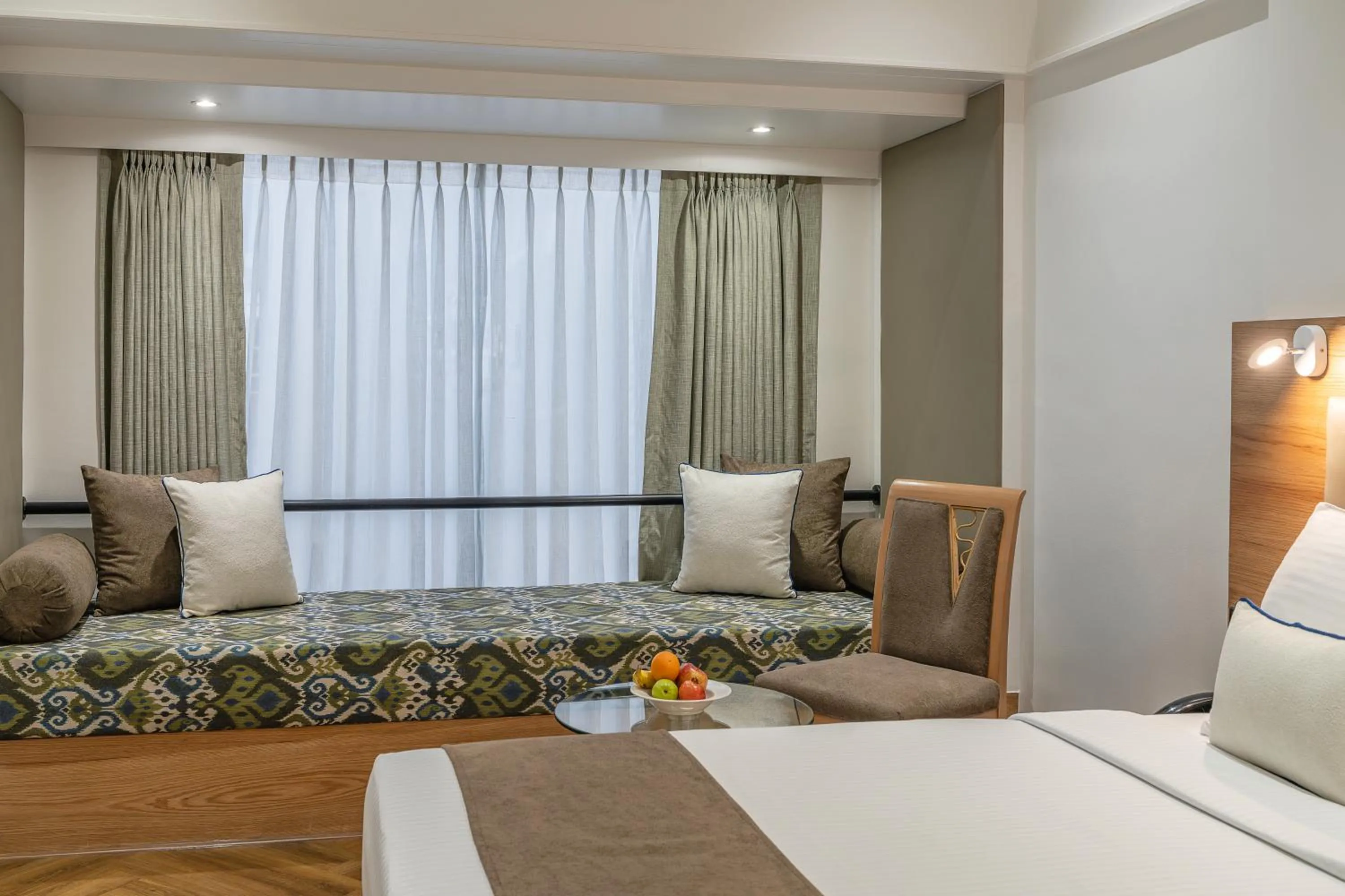 Bed in Hotel Kohinoor Continental, Airport - Newly Renovated