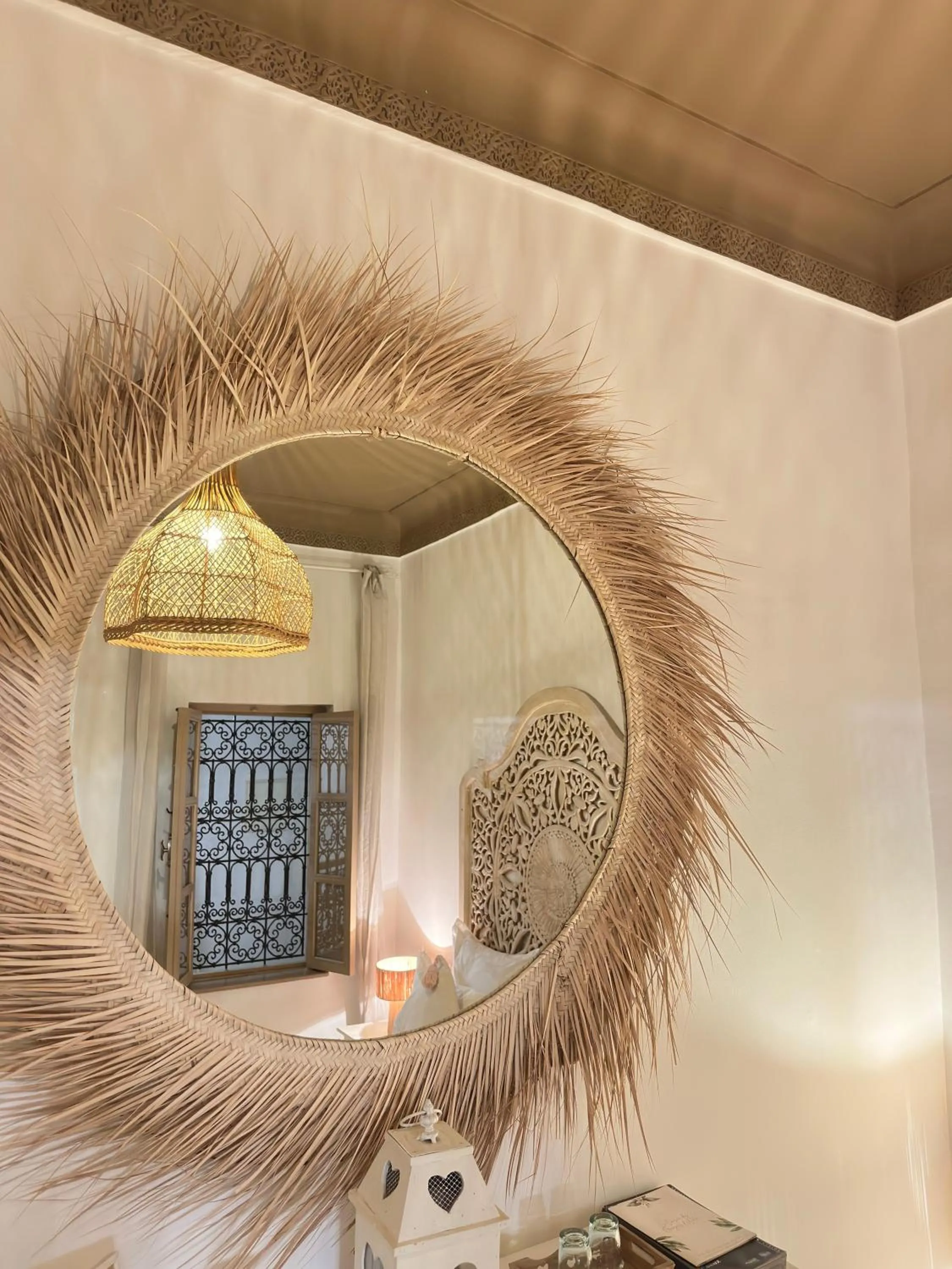 Decorative detail in Riad Les Orangers D'alilia