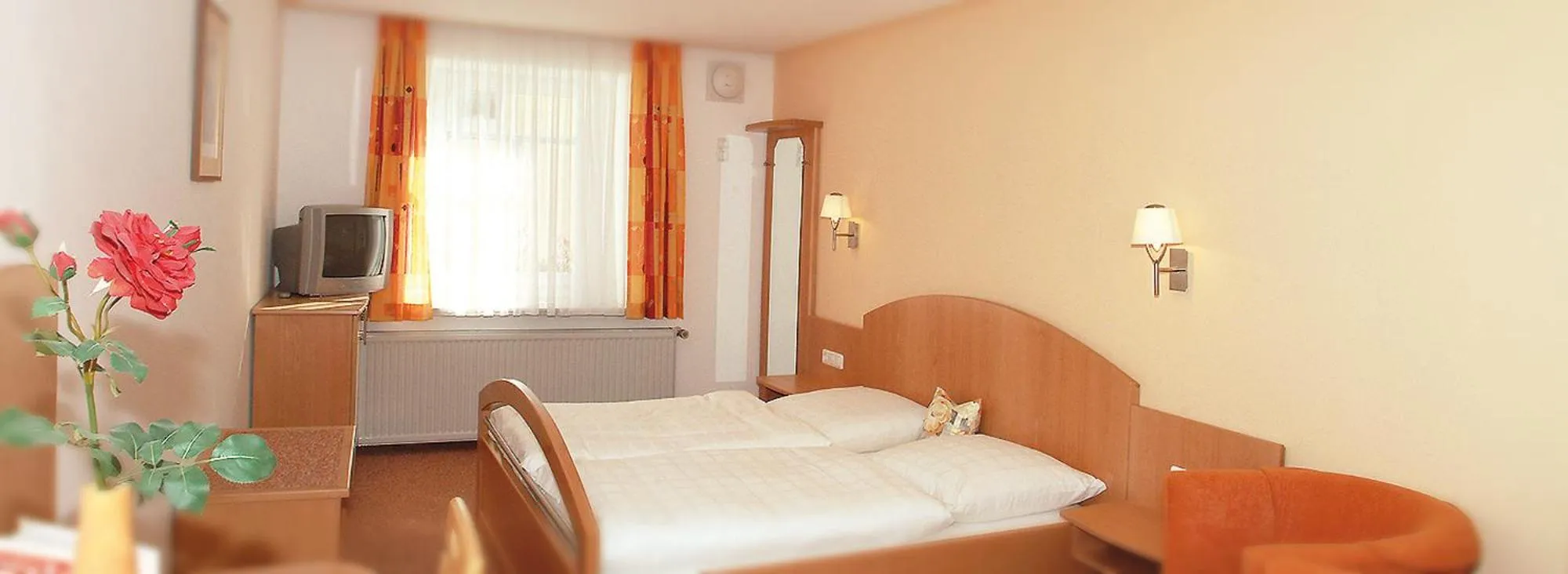 Photo of the whole room, Bed in Rinchnacher Hof