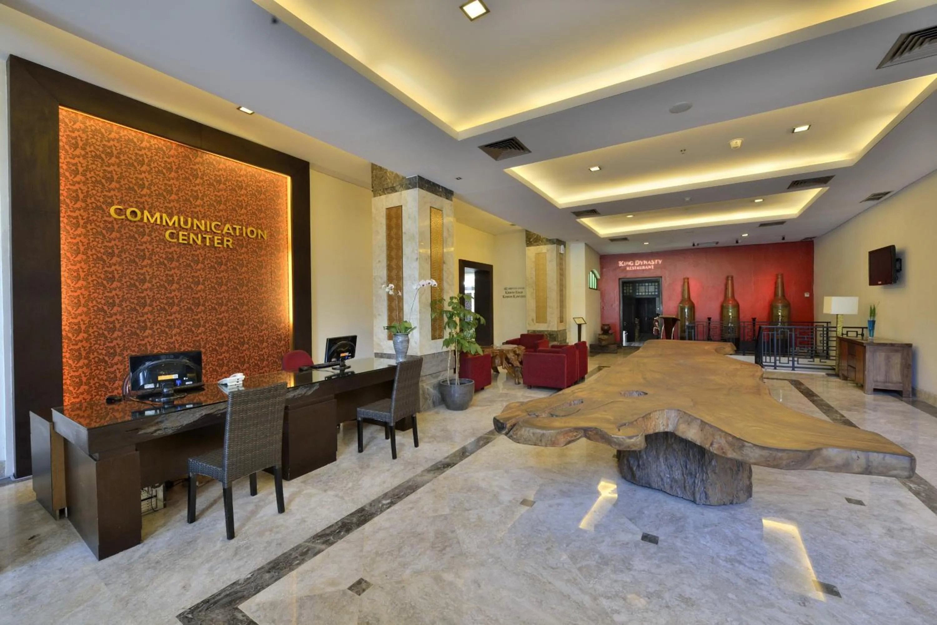 Business facilities in Gino Feruci Kebon Jati by KAGUM Hotels