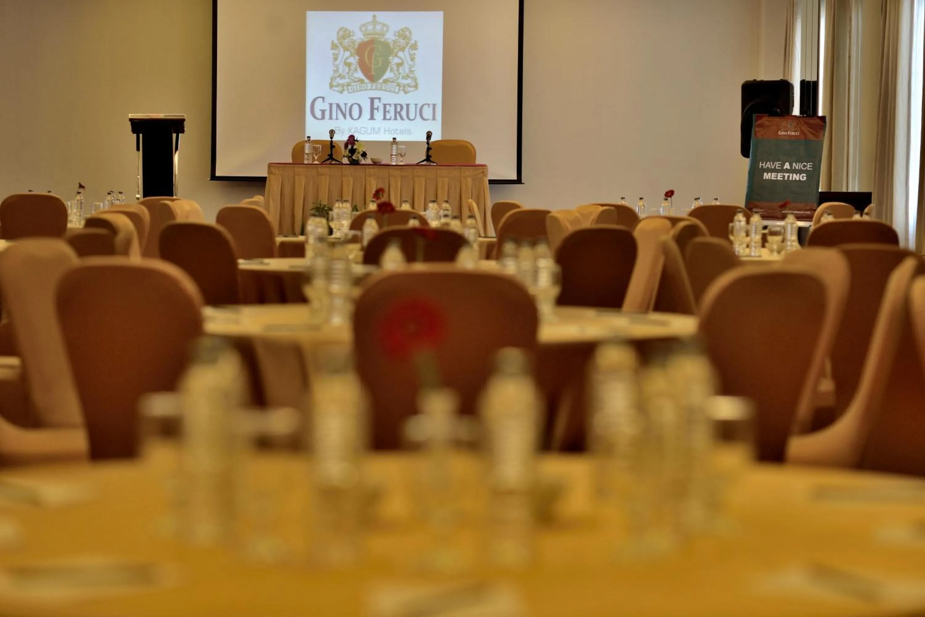 Banquet/Function facilities in Gino Feruci Kebon Jati by KAGUM Hotels