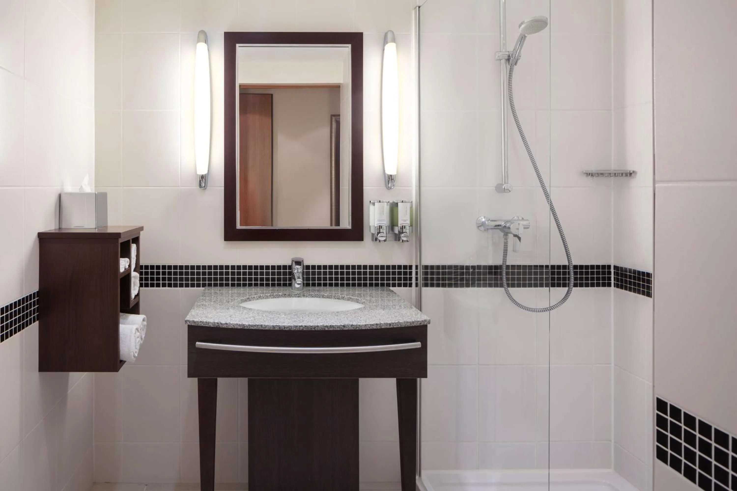 Bathroom in Hampton by Hilton Berlin City West