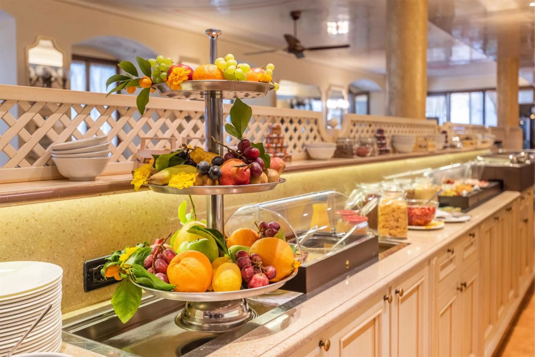 Buffet breakfast in Hotel Le Palme