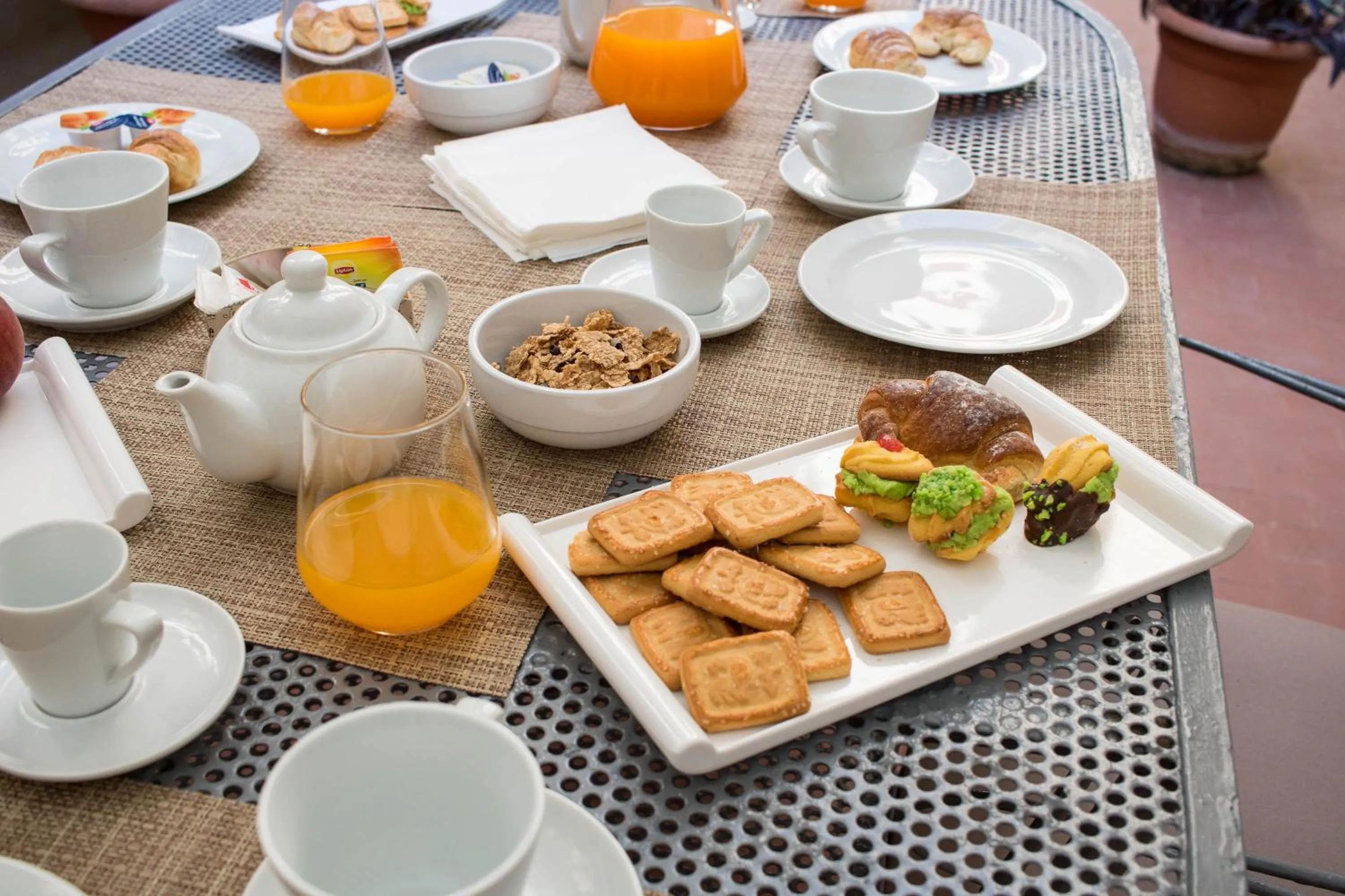 Buffet breakfast in Bagnasco 18 suite&terrace
