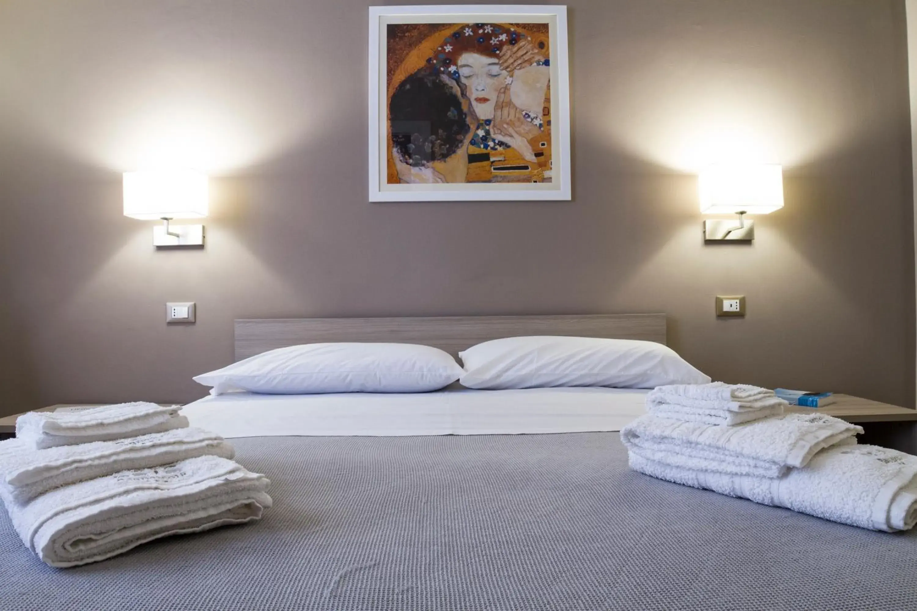 Double Room with Private Bathroom - single occupancy in Bagnasco 18 suite&terrace Double Room with Private Bathroom - single occupancy in Bagnasco 18 suite&terrace