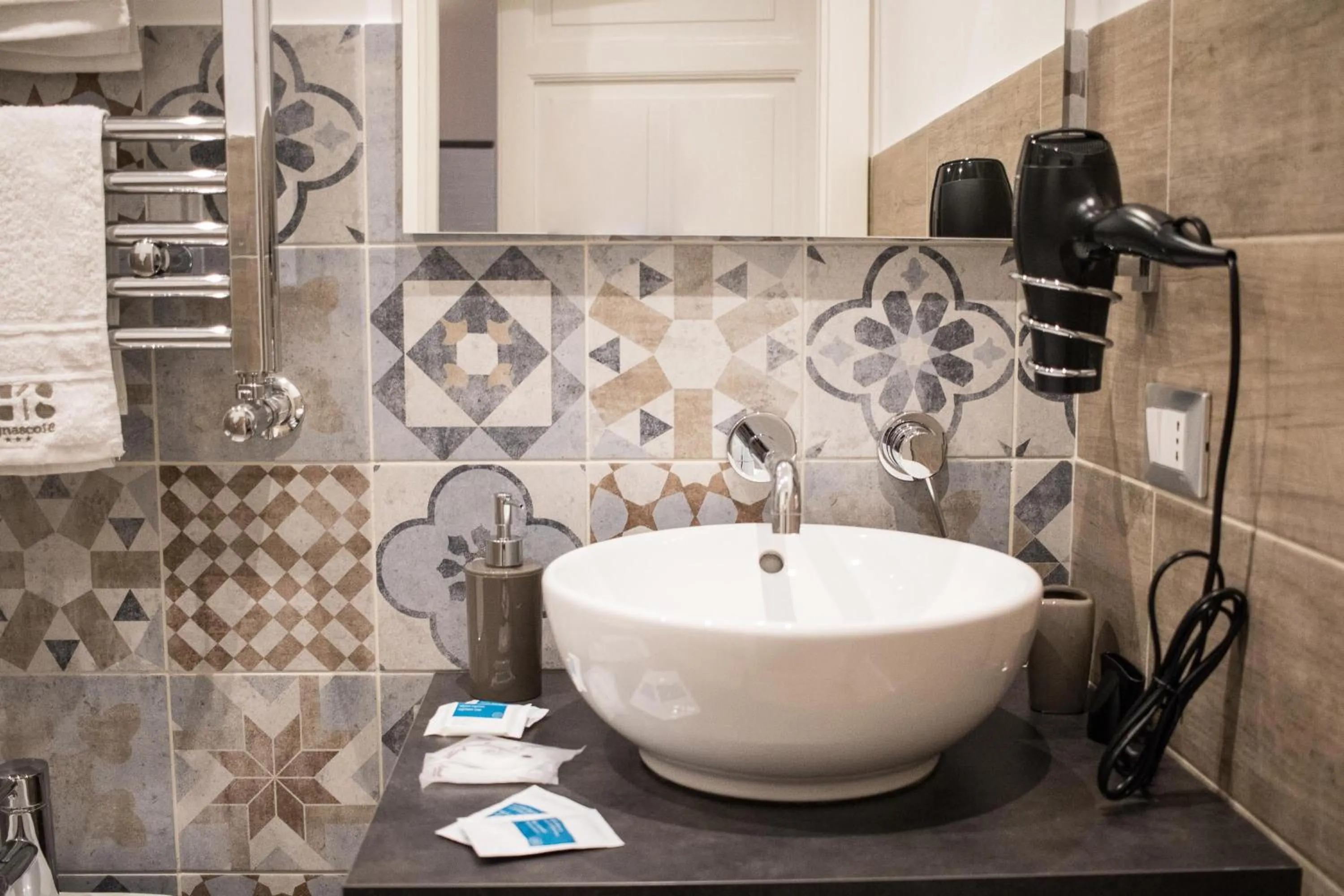 Bathroom in Bagnasco 18 suite&terrace