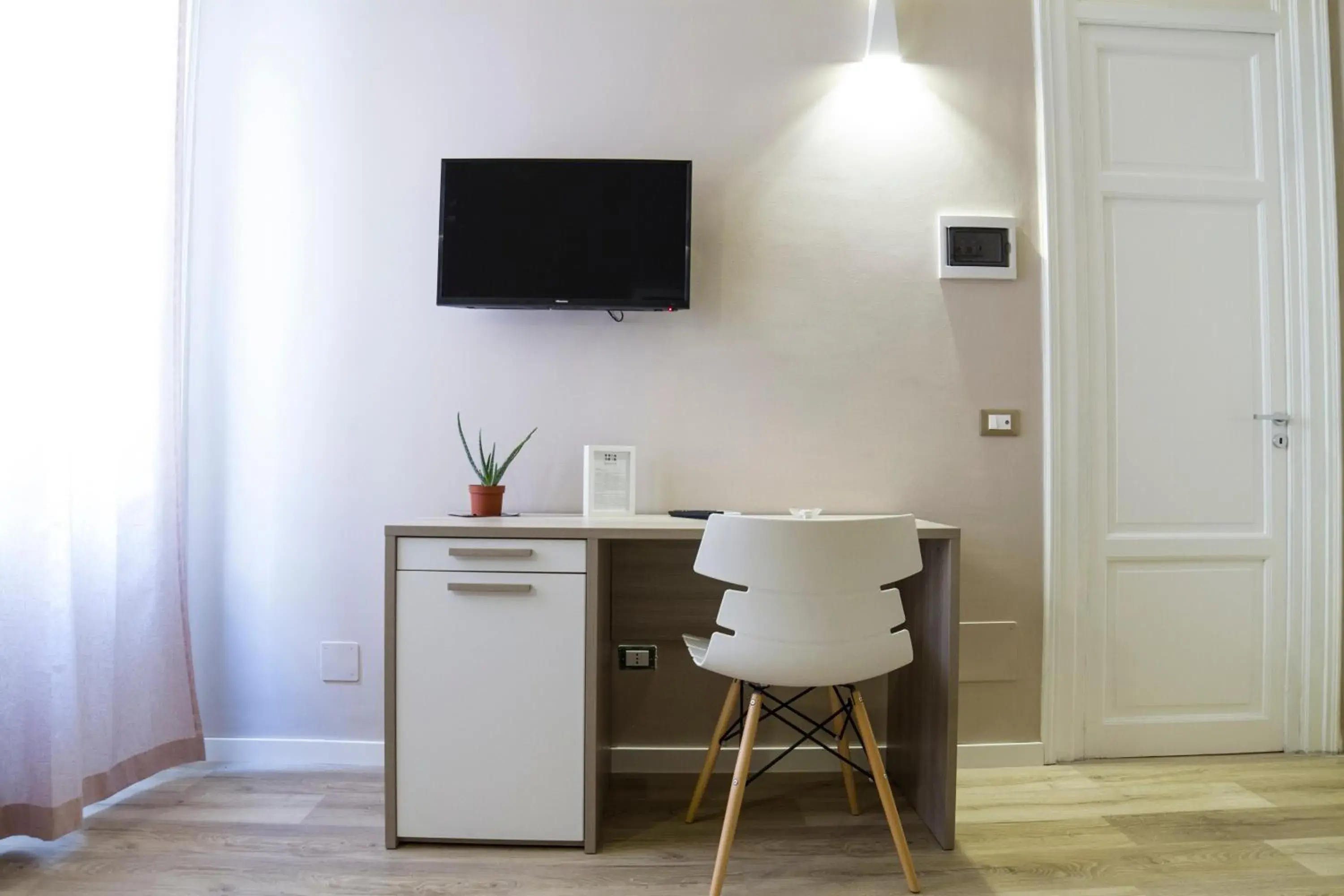 Double or Twin Room with Private Bathroom - single occupancy in Bagnasco 18 suite&terrace Double or Twin Room with Private Bathroom - single occupancy in Bagnasco 18 suite&terrace