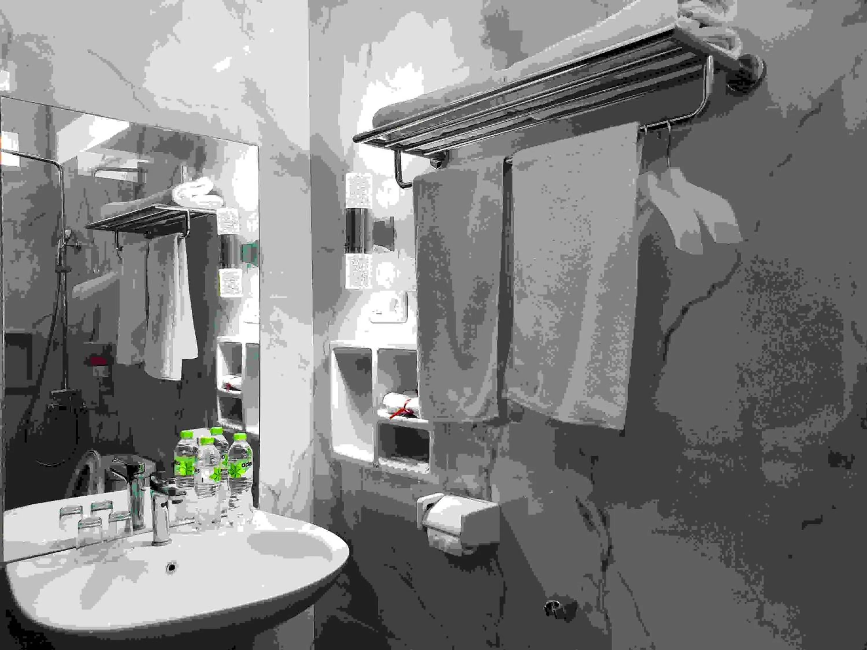 Bathroom in Tiongkok Kecil Heritage Lasem