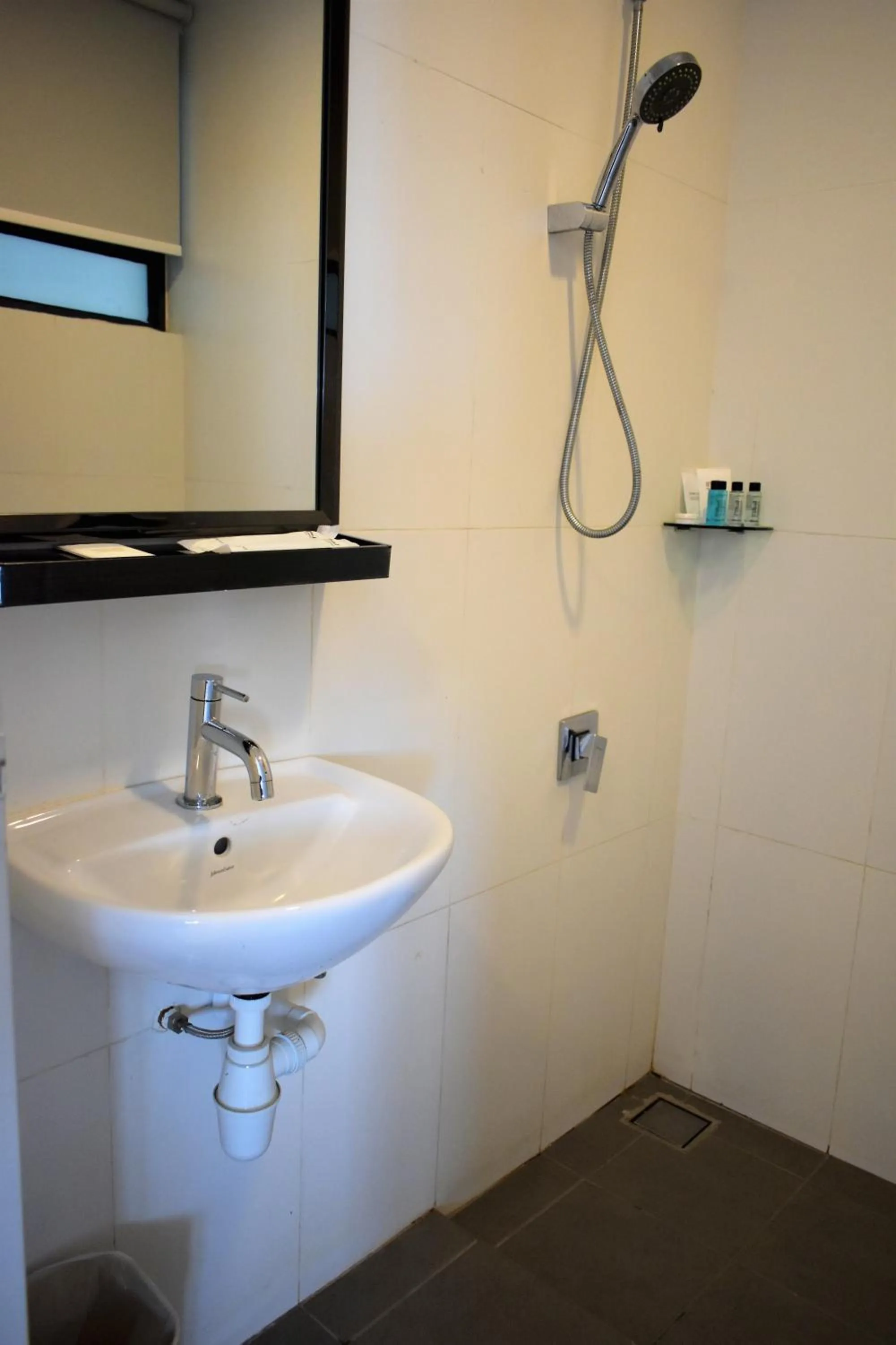 Shower in D'Wharf Hotel & Serviced Residence