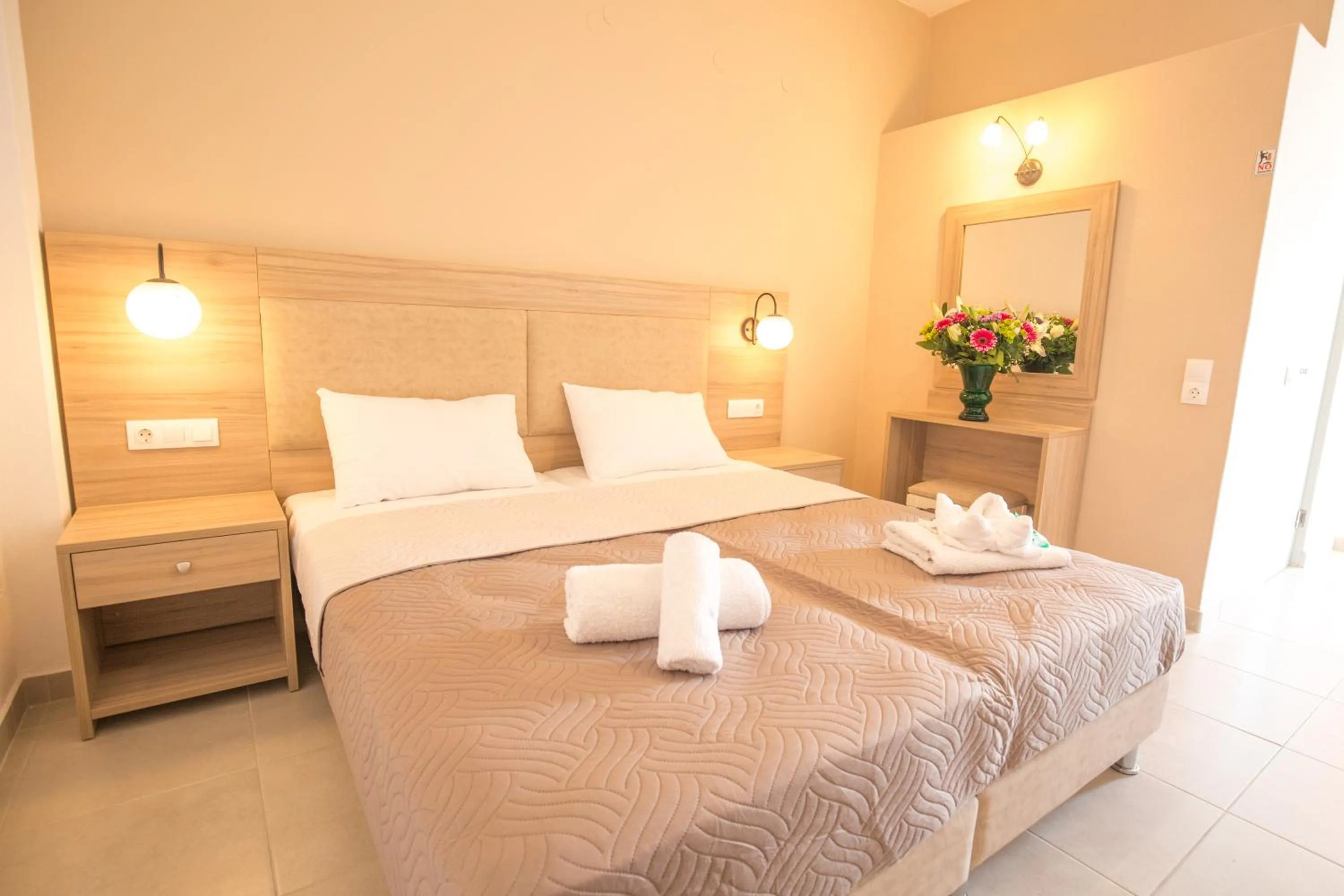 Bedroom, Bed in Mastorakis Hotel and Studios