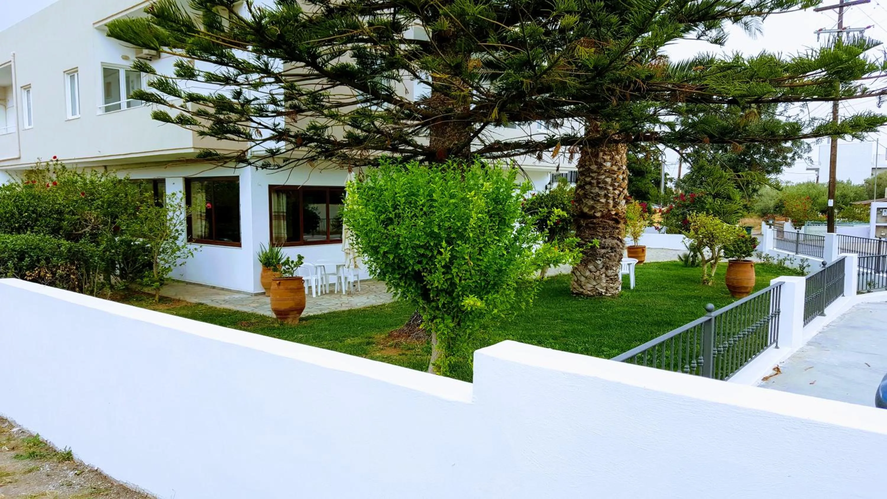 Garden in Mastorakis Hotel and Studios