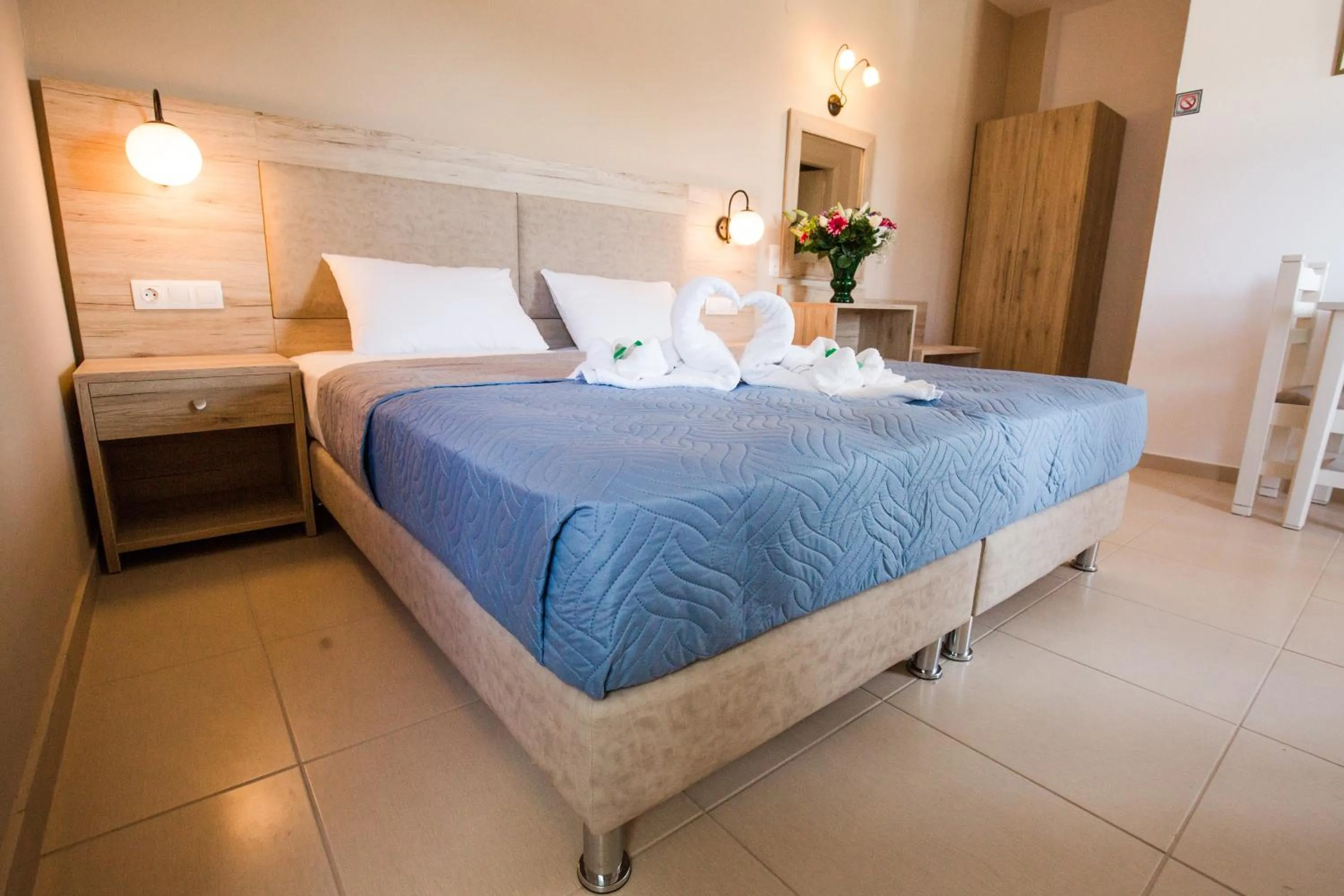 Bedroom, Bed in Mastorakis Hotel and Studios