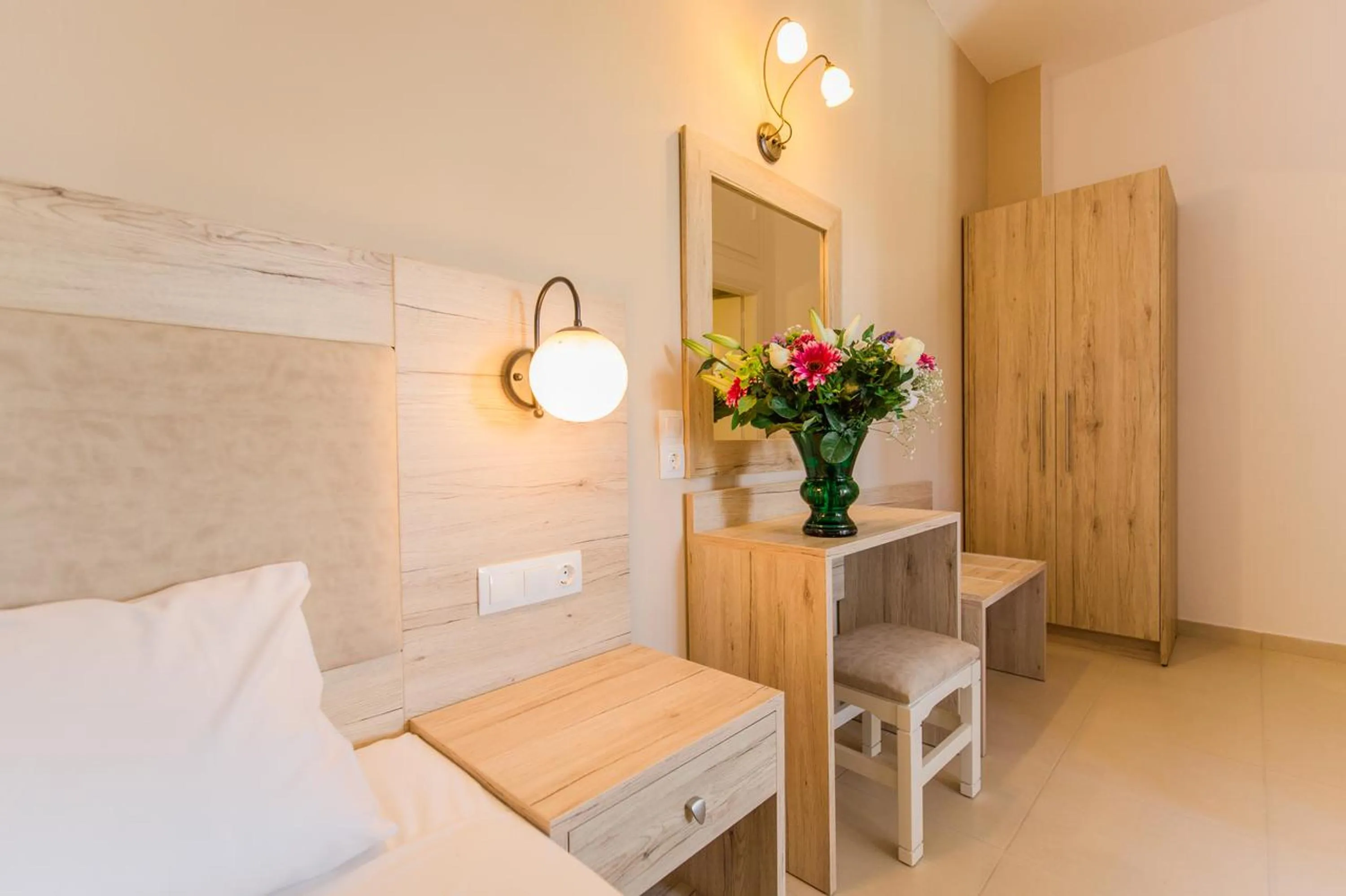 Bedroom, Bed in Mastorakis Hotel and Studios