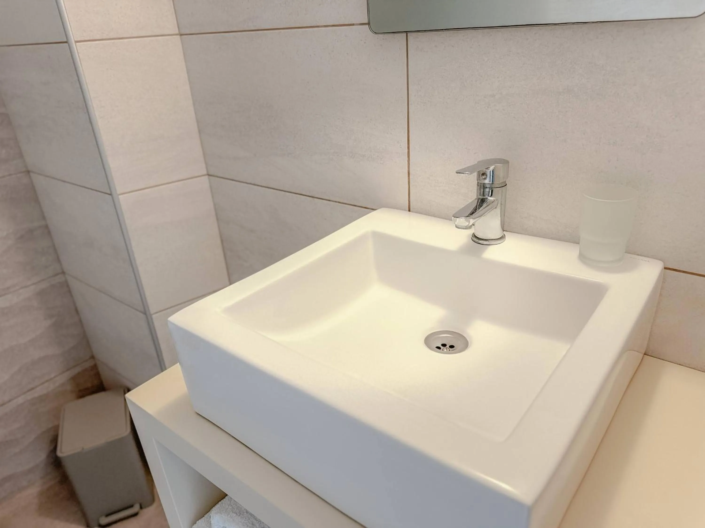 Bathroom in Mastorakis Hotel and Studios