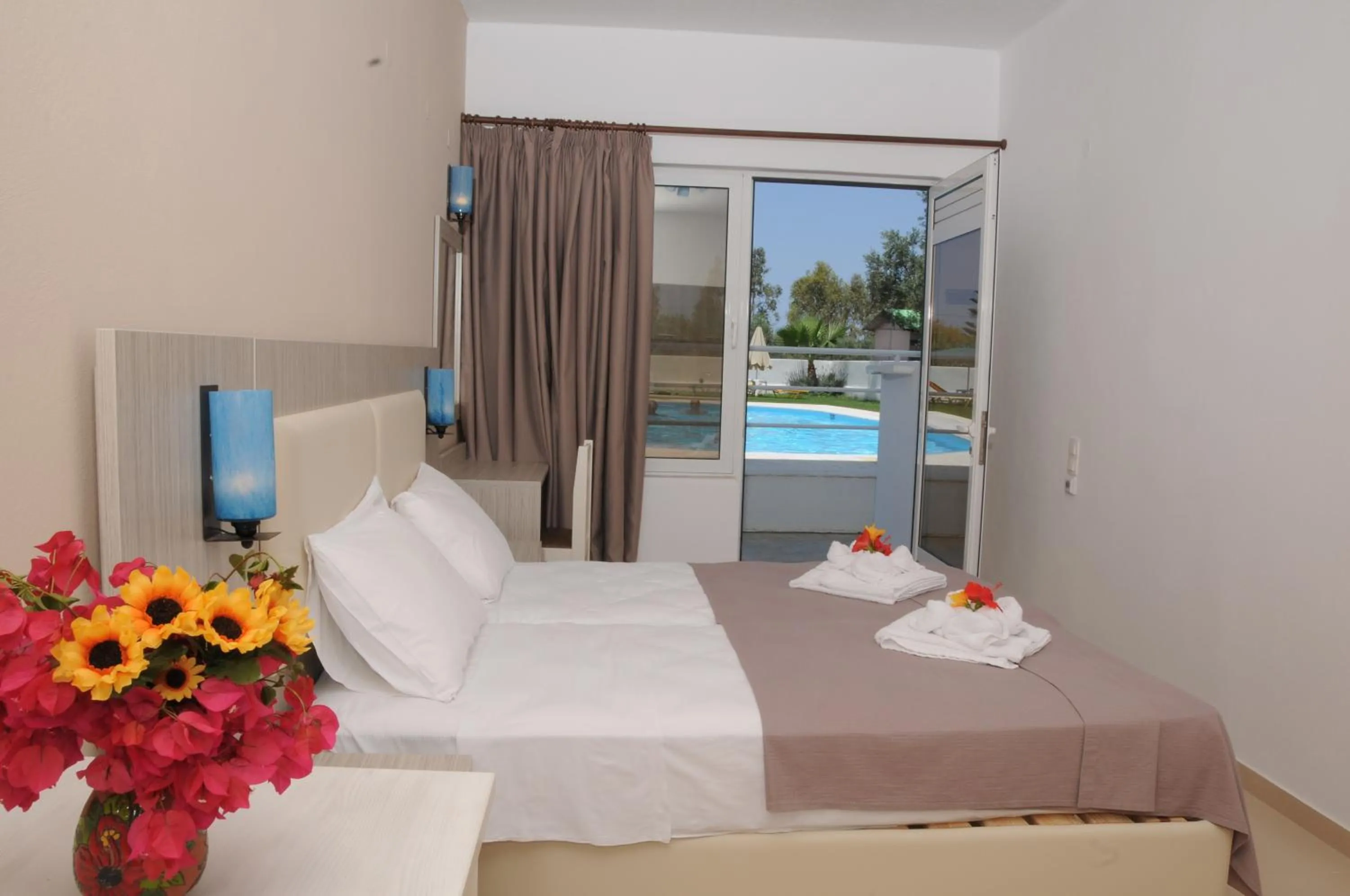 Bedroom, Bed in Mastorakis Hotel and Studios