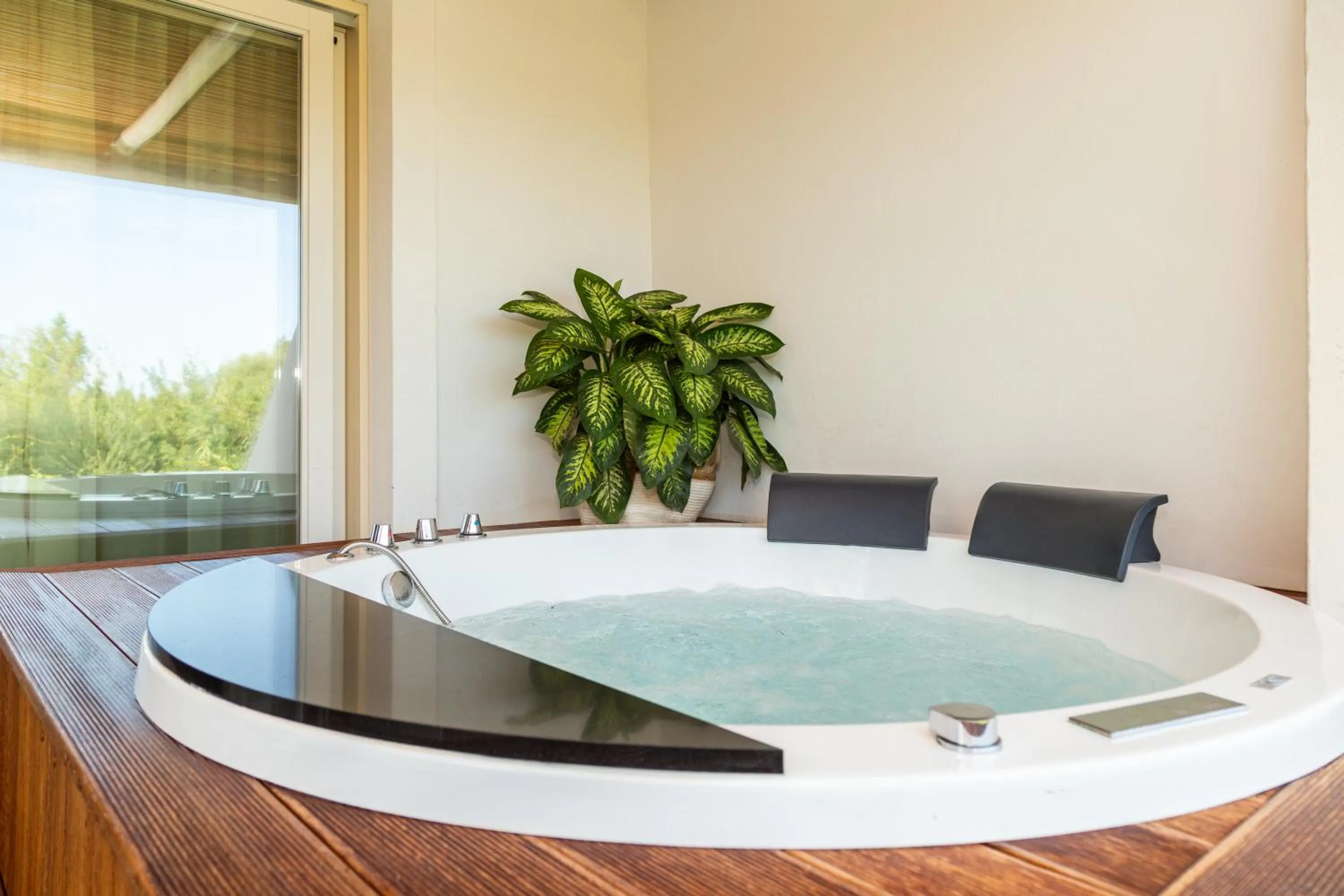 Hot Tub in Corte Bianca - Adults Only & SPA - Bovis Hotels