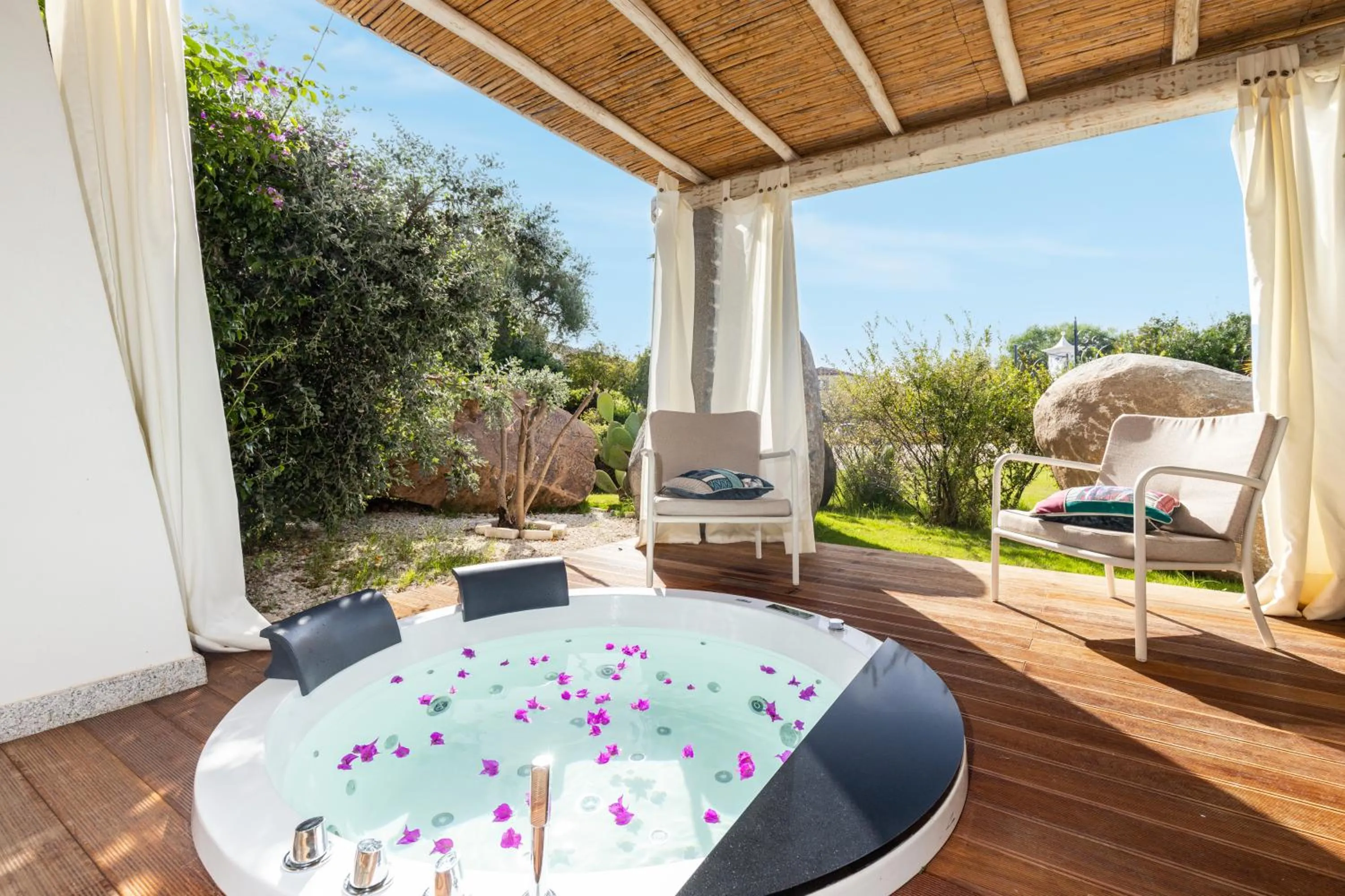 Hot Tub in Corte Bianca - Adults Only & SPA - Bovis Hotels