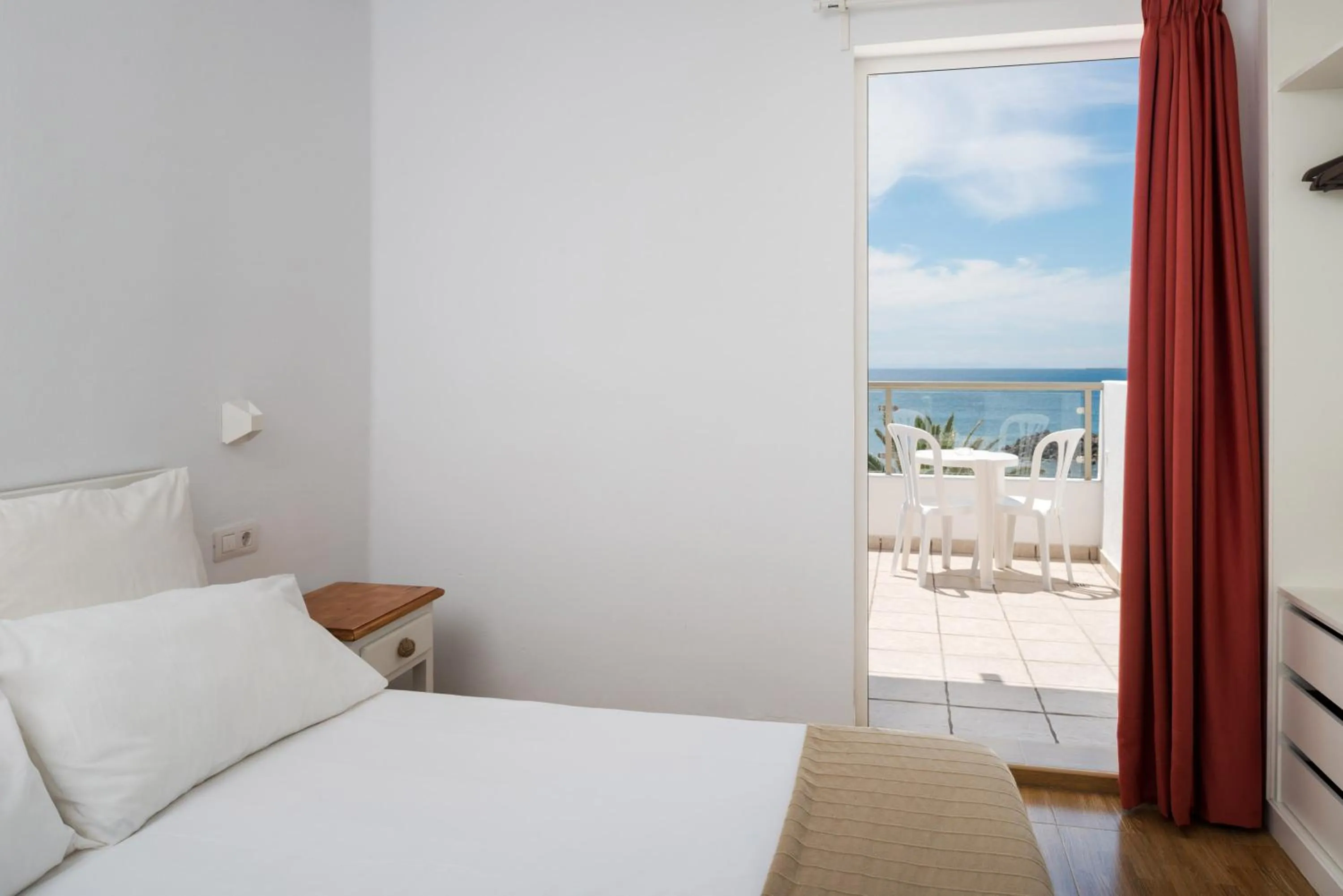 Photo of the whole room, Bed in Neptuno Suites - Adults Only