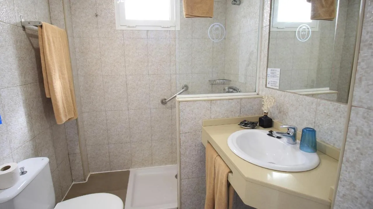 Shower in Neptuno Suites - Adults Only