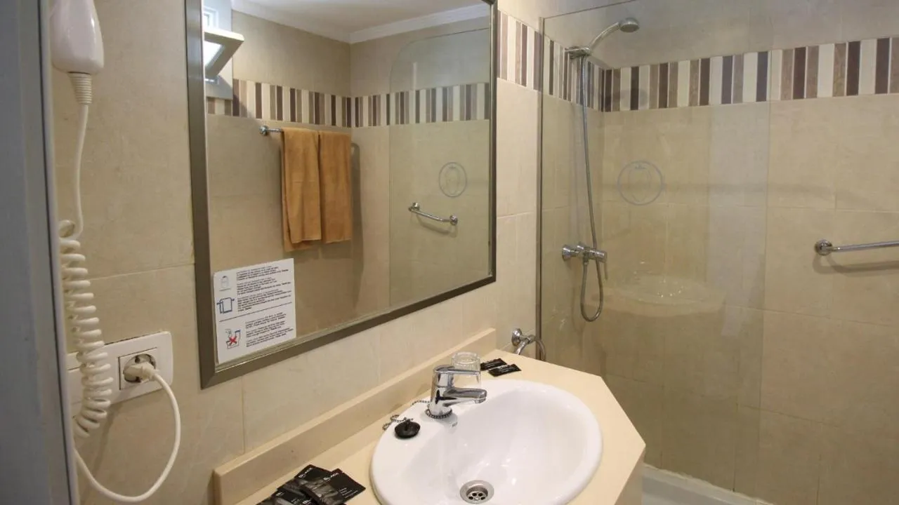 Shower in Neptuno Suites - Adults Only