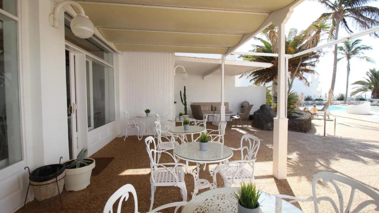 Restaurant/places to eat in Neptuno Suites - Adults Only