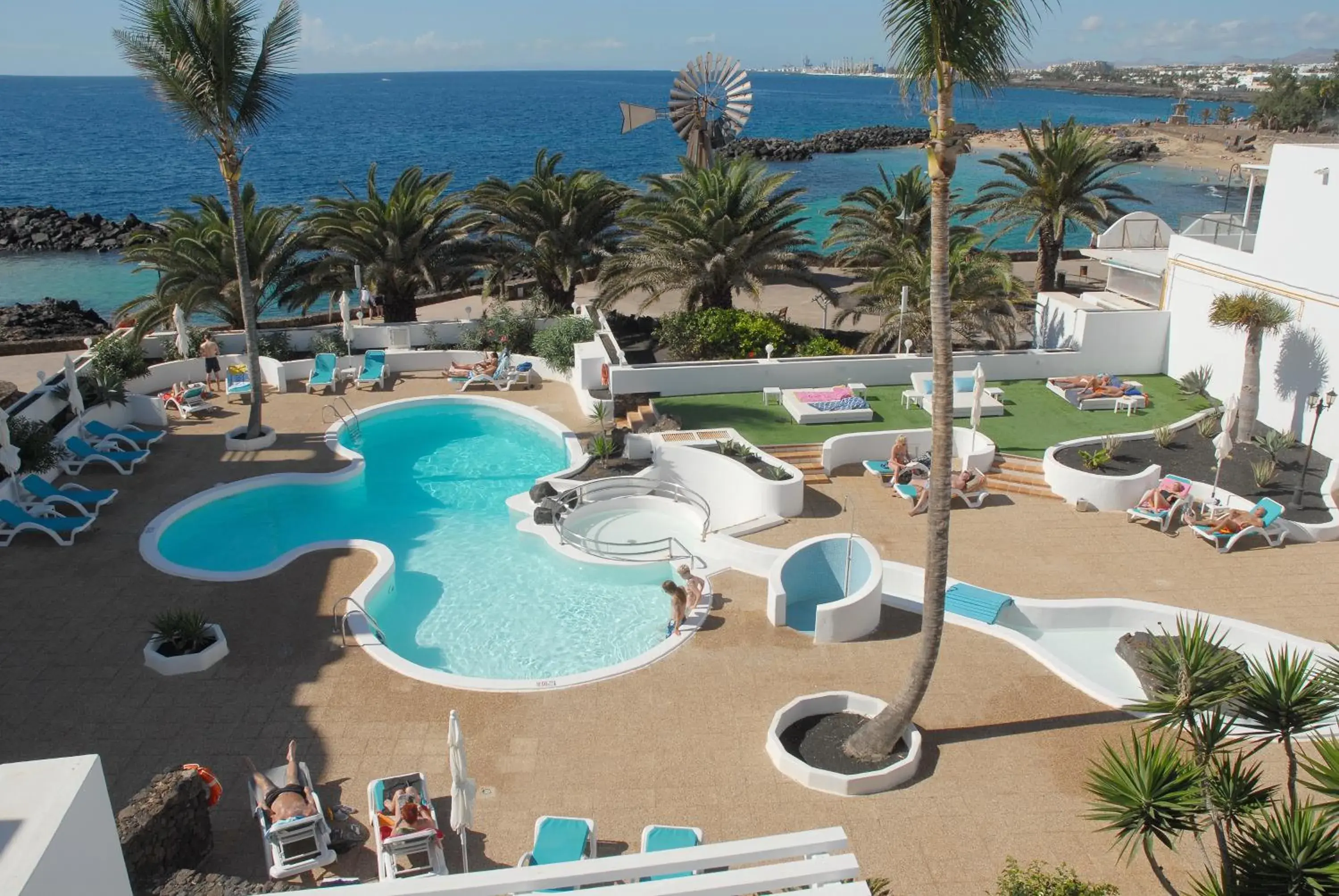 Swimming pool in Neptuno Suites - Adults Only Swimming pool in Neptuno Suites - Adults Only