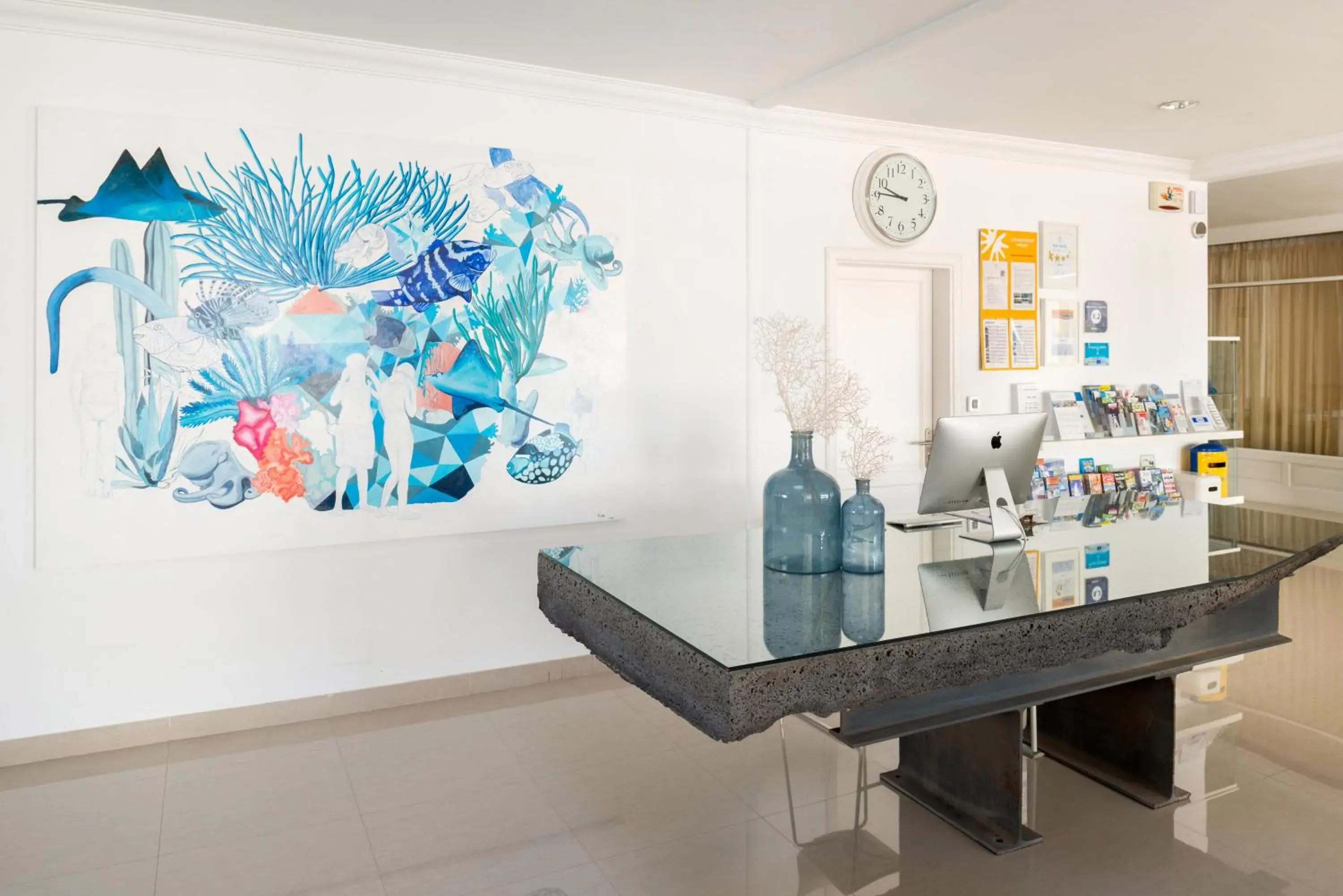 Lobby or reception in Neptuno Suites - Adults Only Lobby or reception in Neptuno Suites - Adults Only