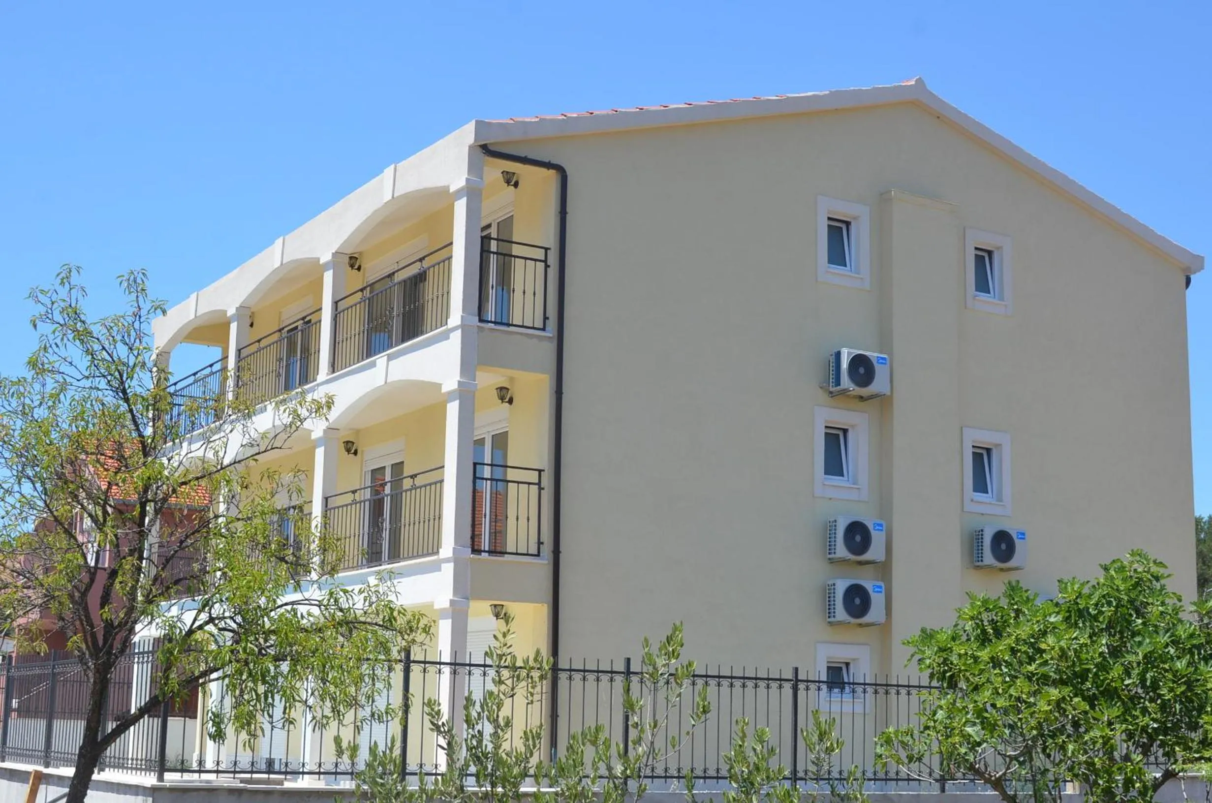 Apartments Neli