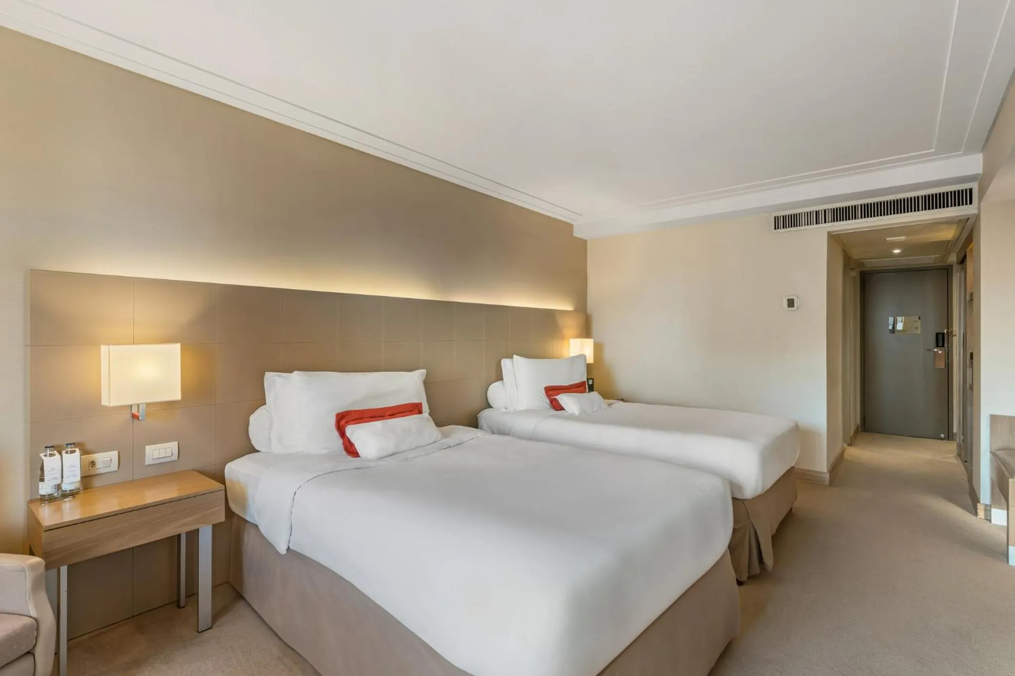 Photo of the whole room, Bed in InterContinental São Paulo by IHG