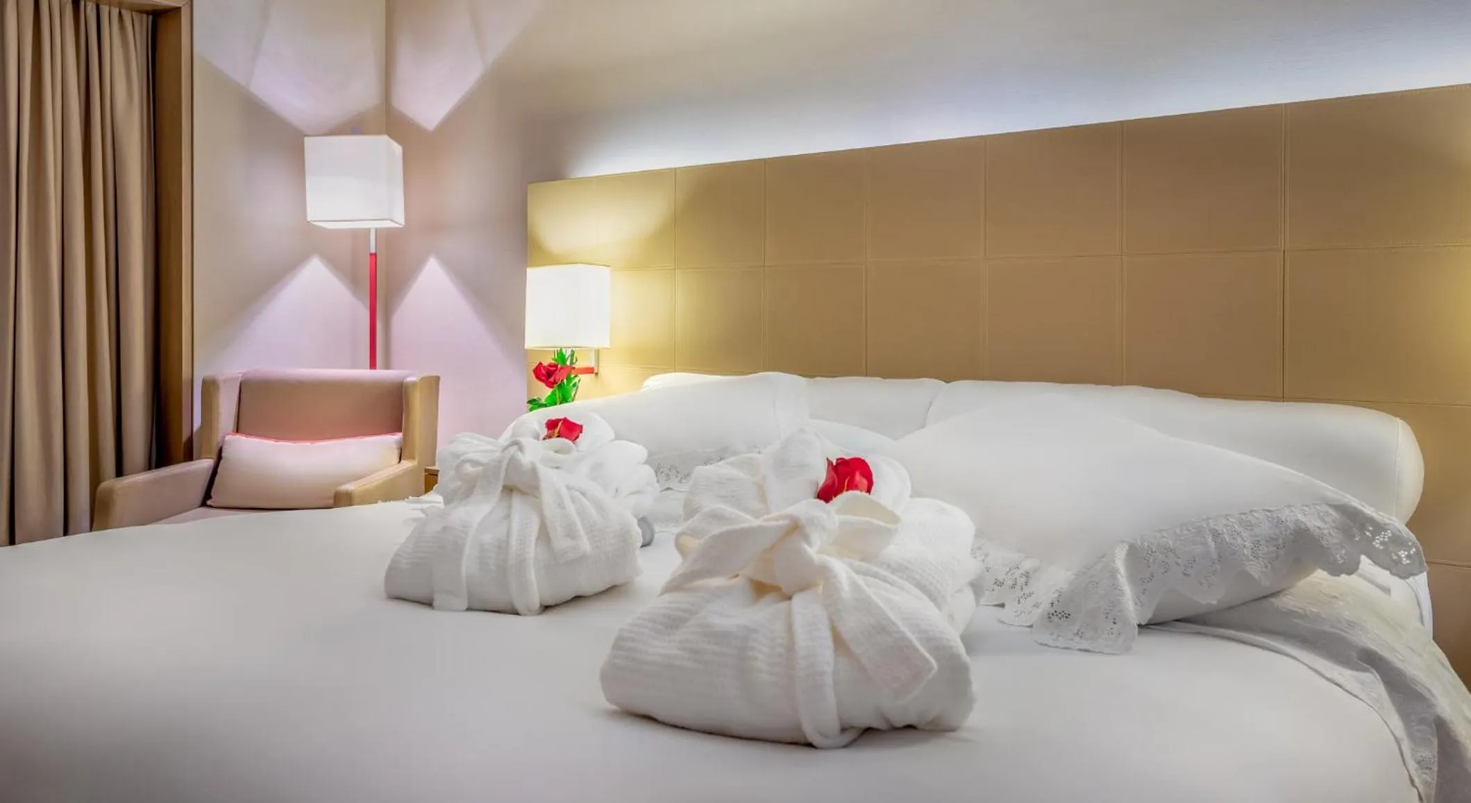 Photo of the whole room, Bed in InterContinental São Paulo by IHG