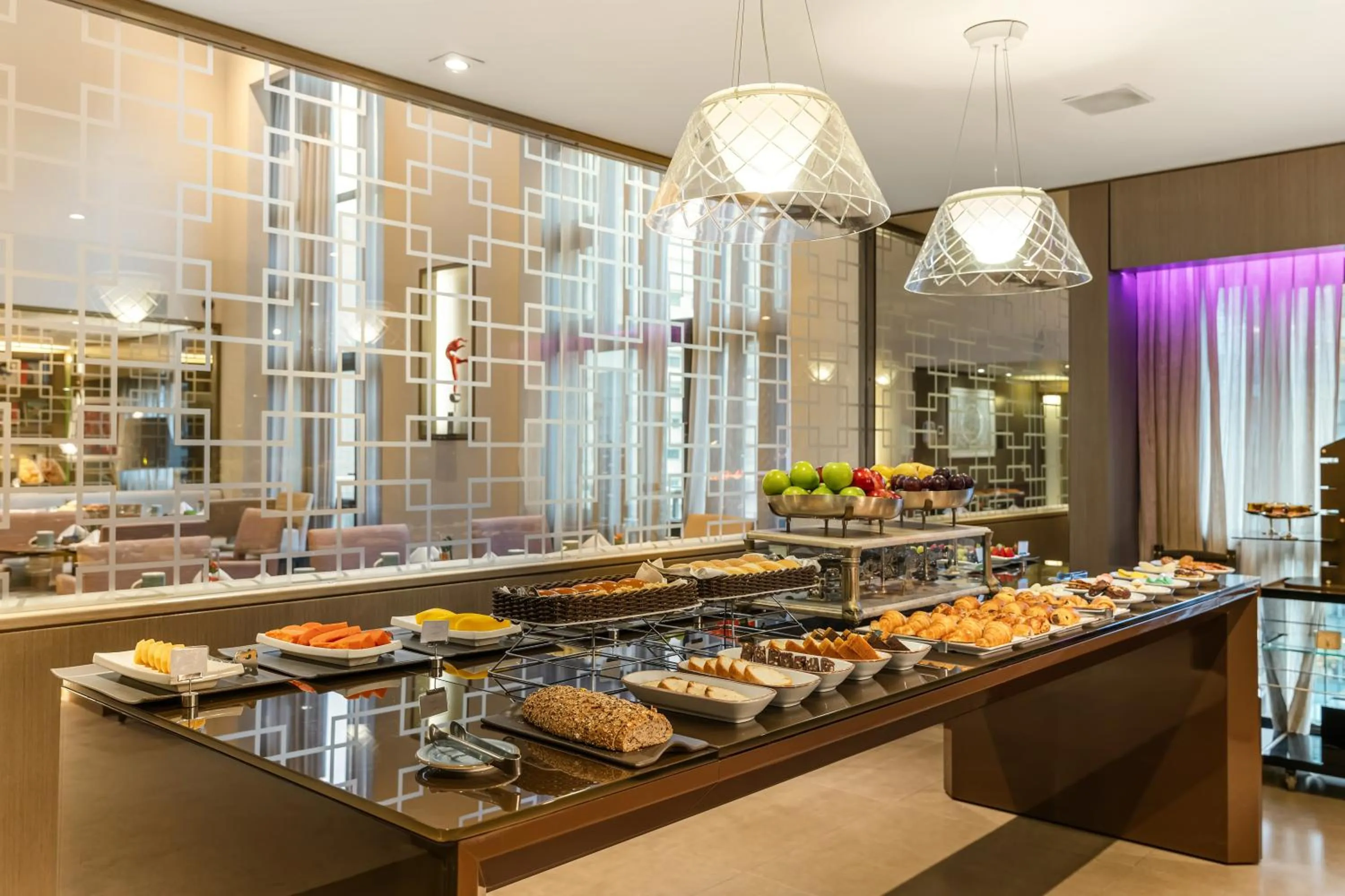 Buffet breakfast in InterContinental São Paulo by IHG