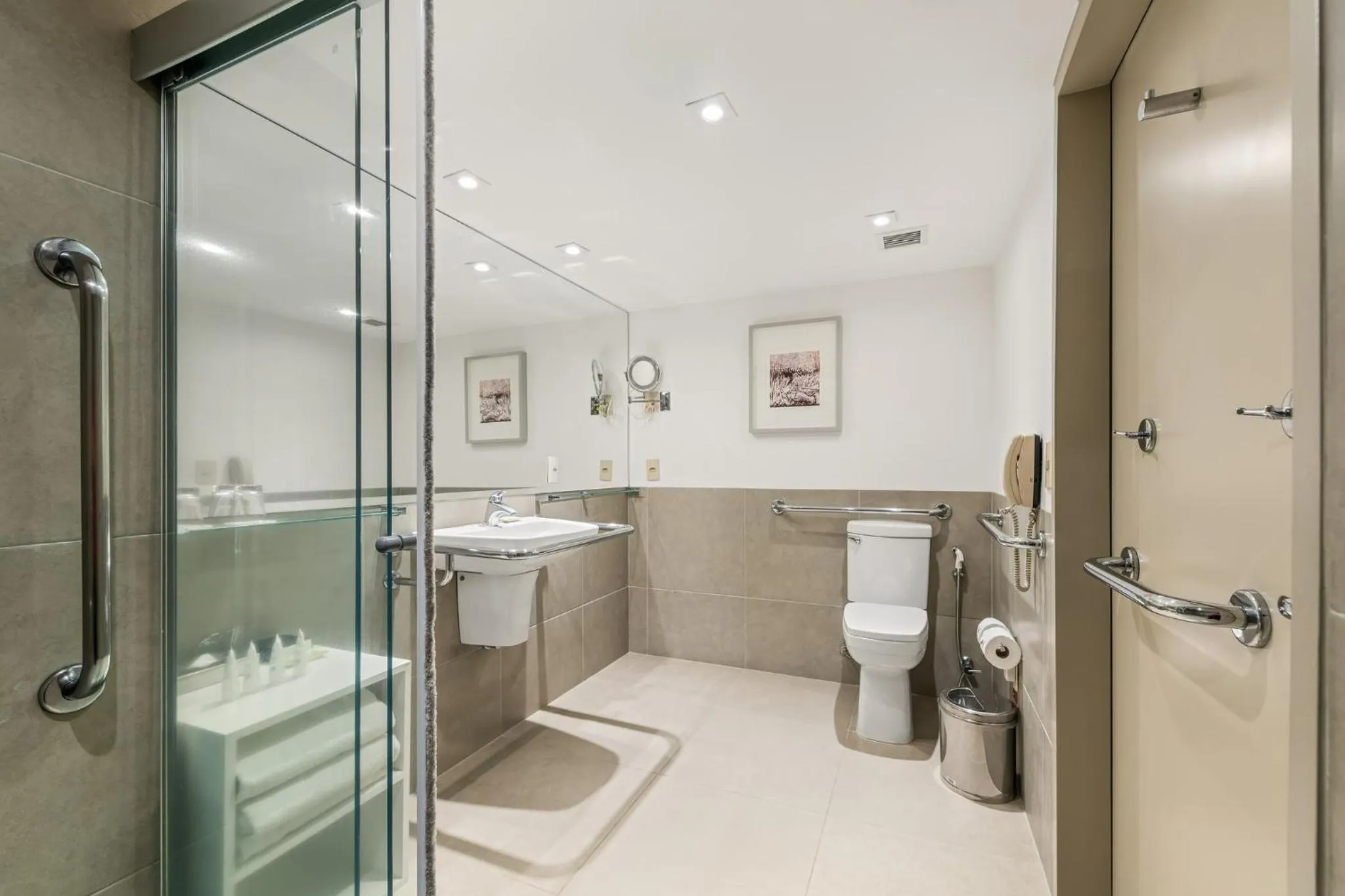 Photo of the whole room in InterContinental São Paulo by IHG